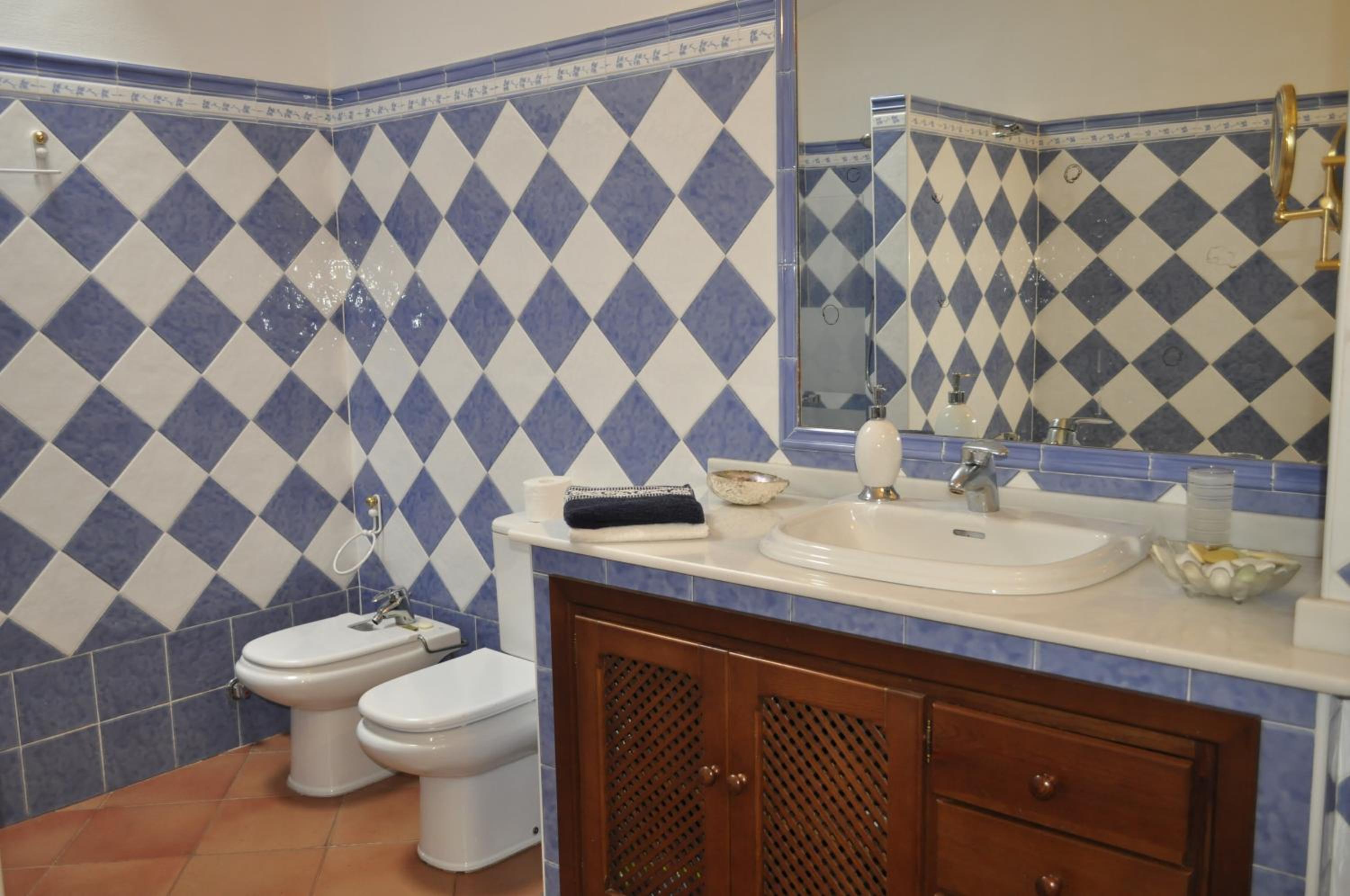 Two-Bedroom Apartment - Photo 10