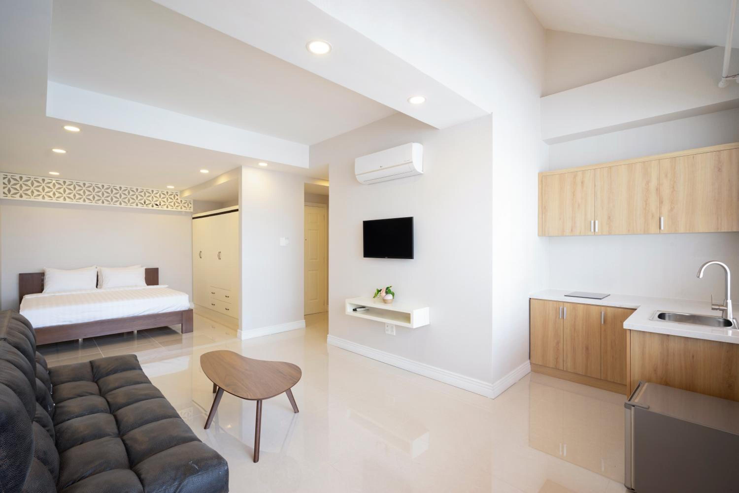 Studio Apartment