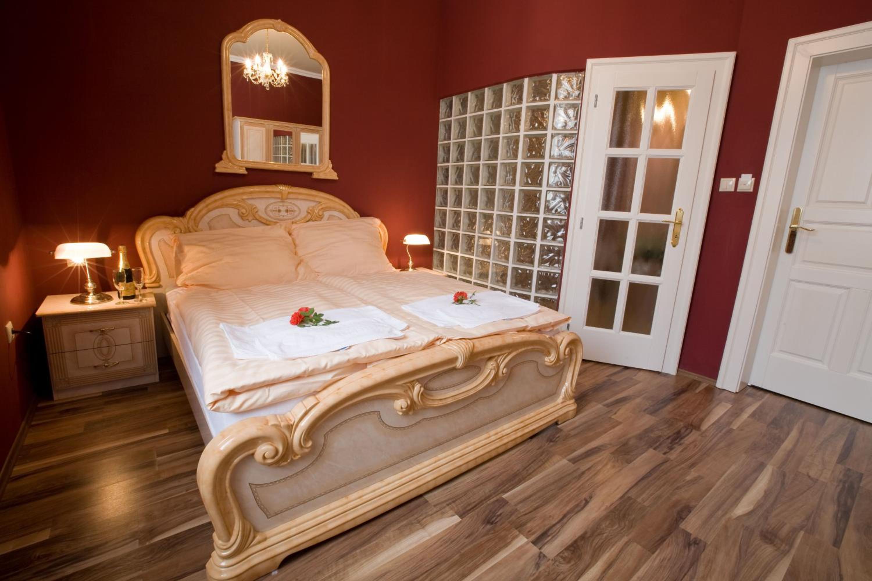Standard Double or Twin Room - Photo 3