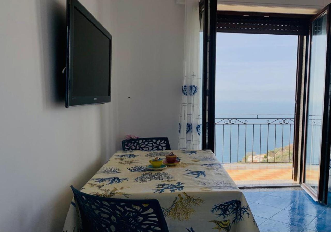 One-Bedroom Apartment with Terrace photo 3
