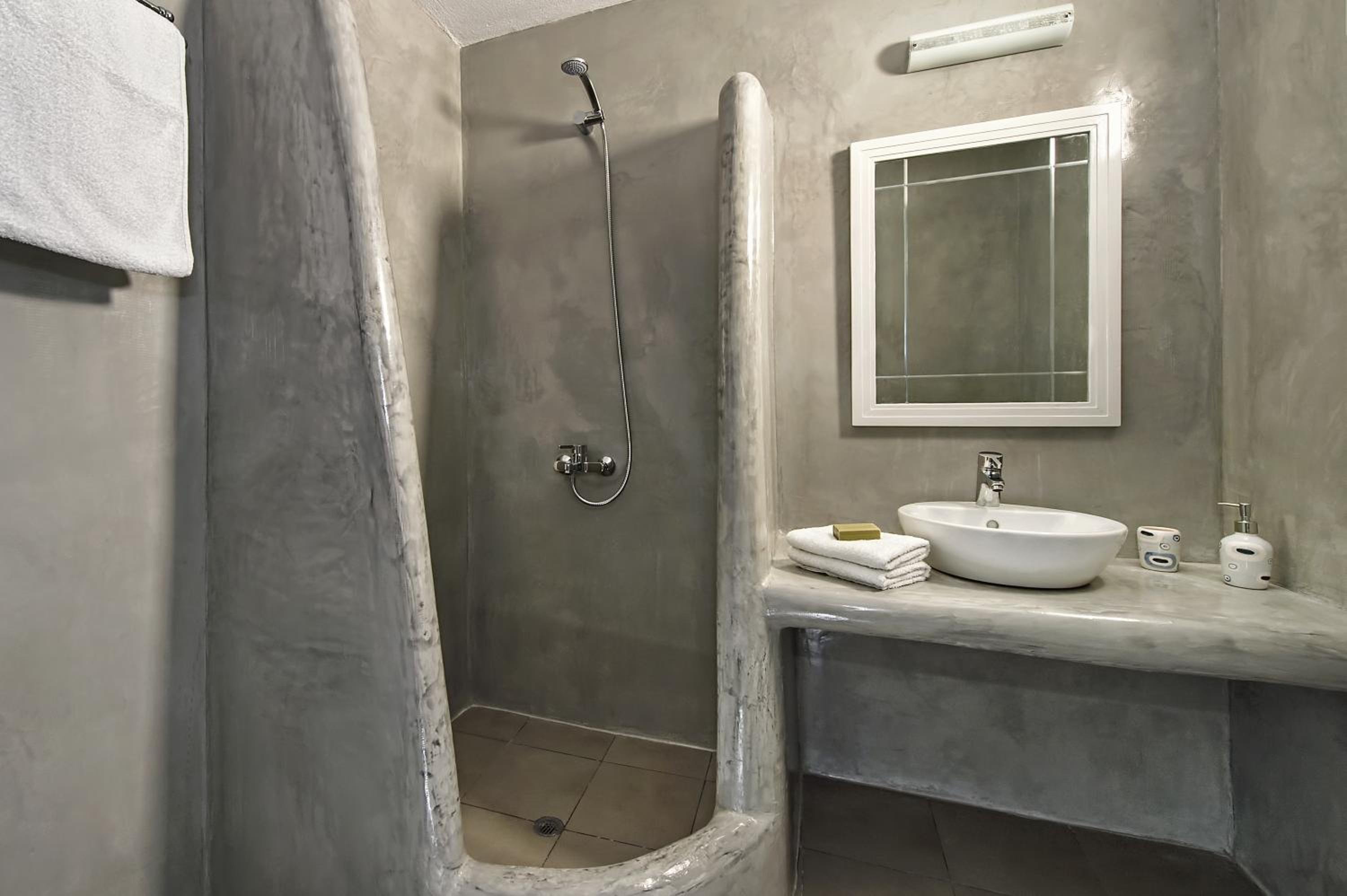 Deluxe Room - Photo 7
