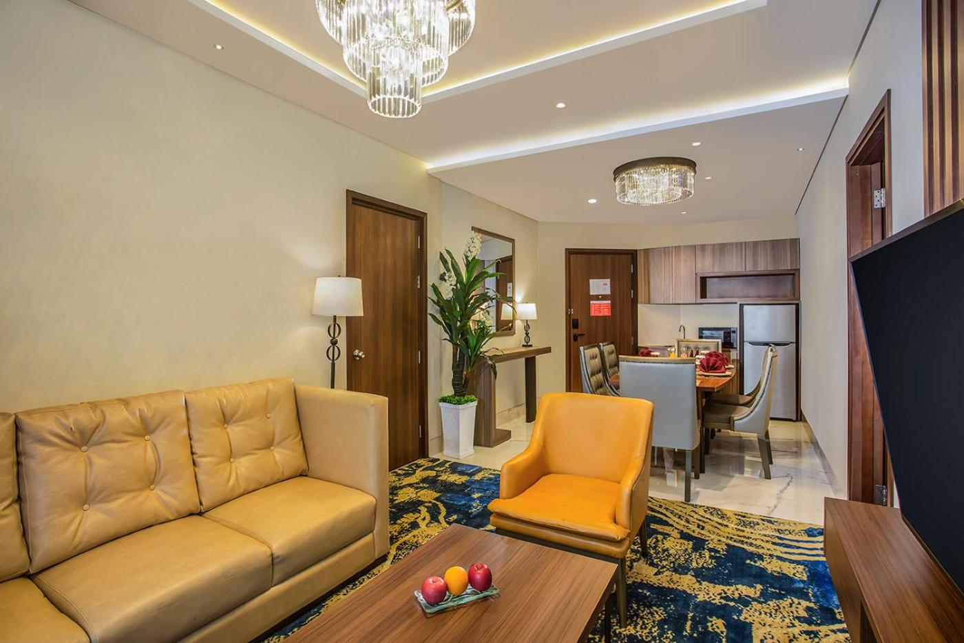 Executive Suite - Photo 3