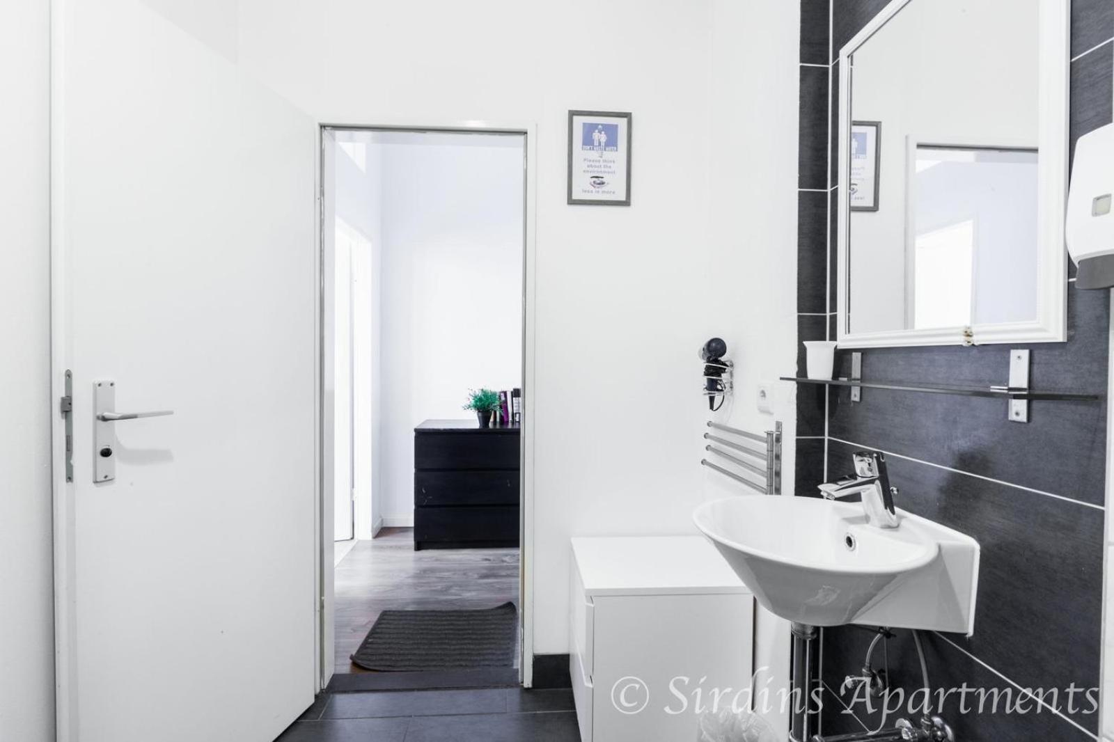 Apartment photo 2