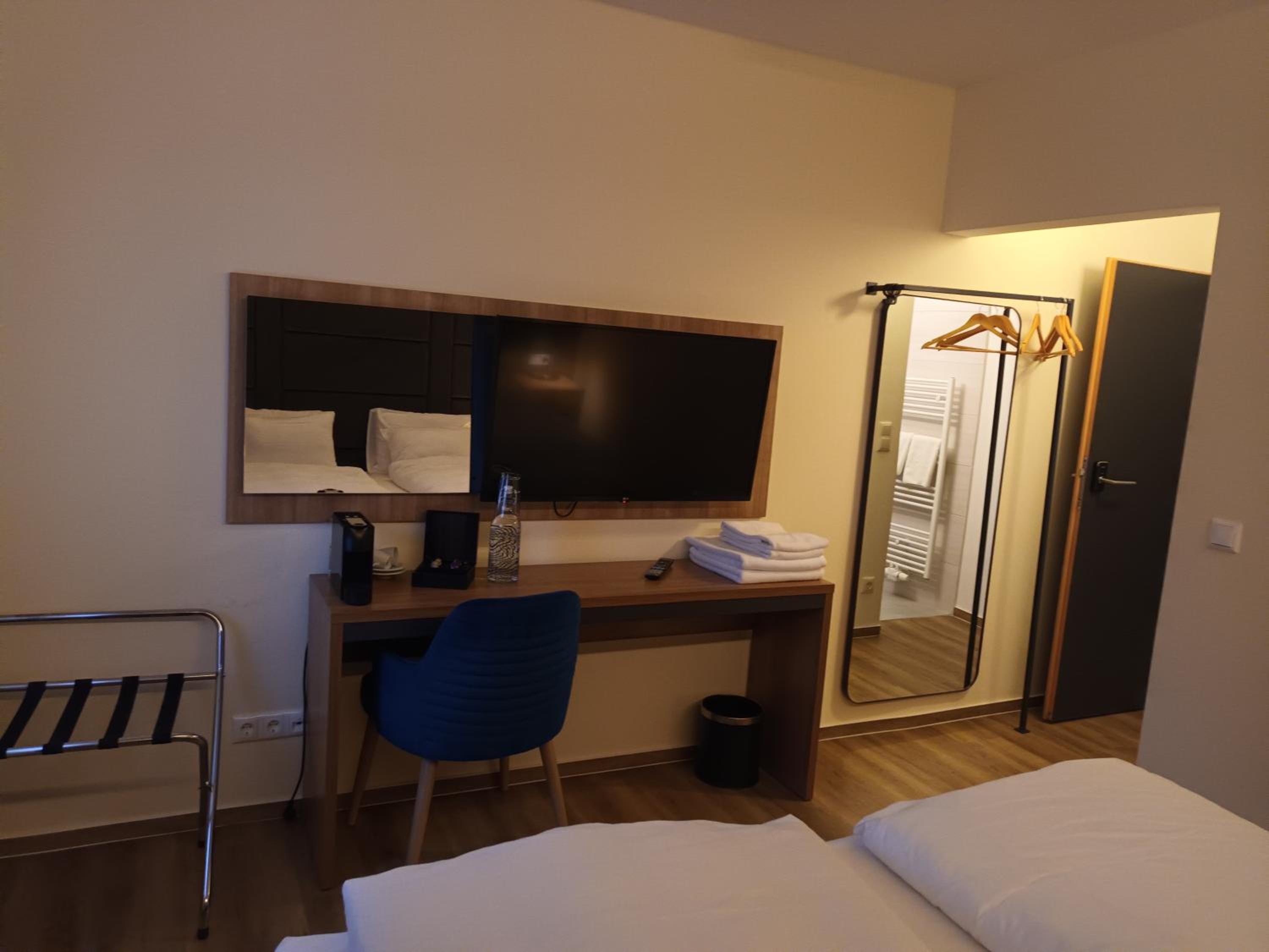 Double Room - Photo 2