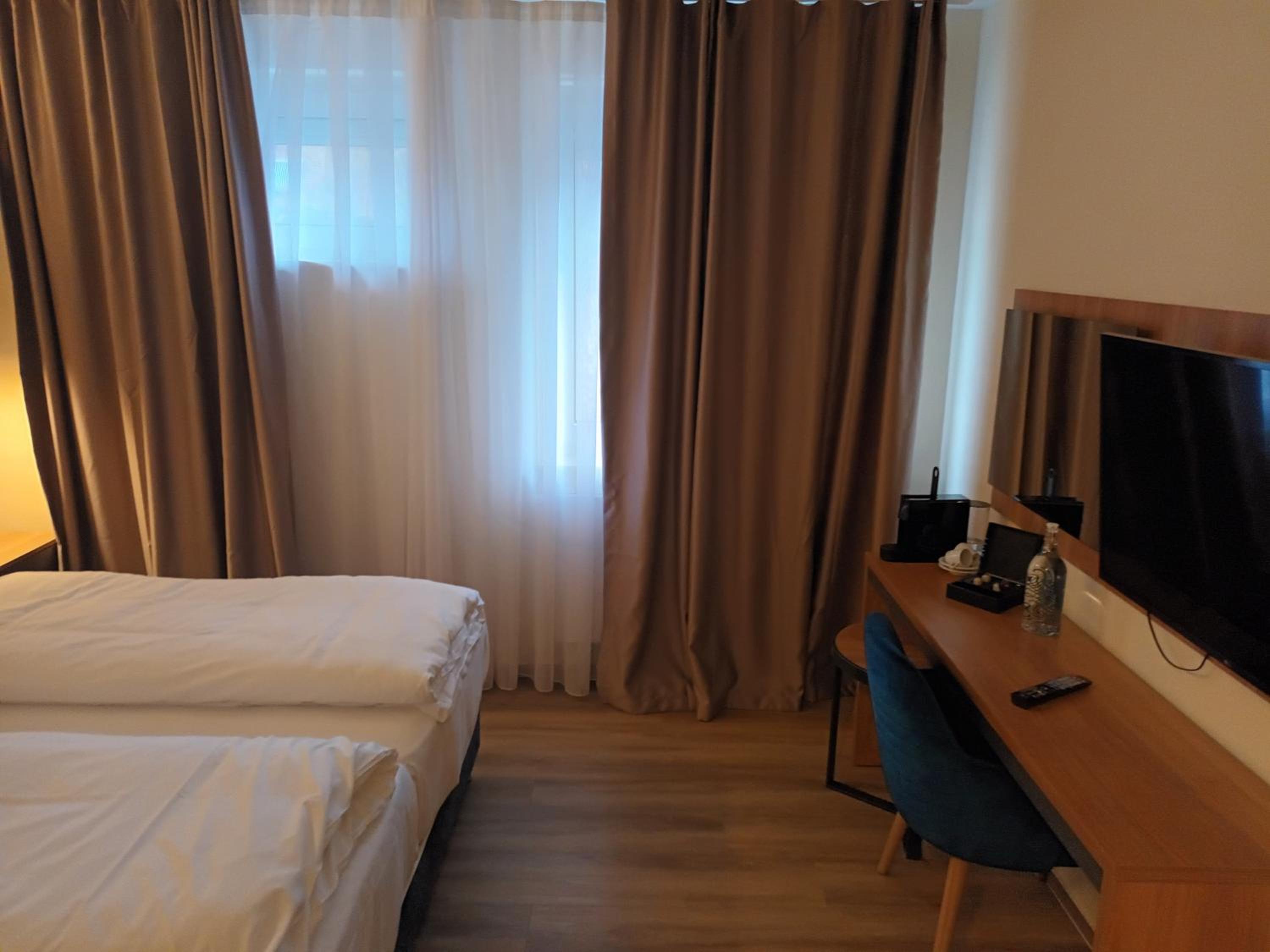 Deluxe Room - Photo 4