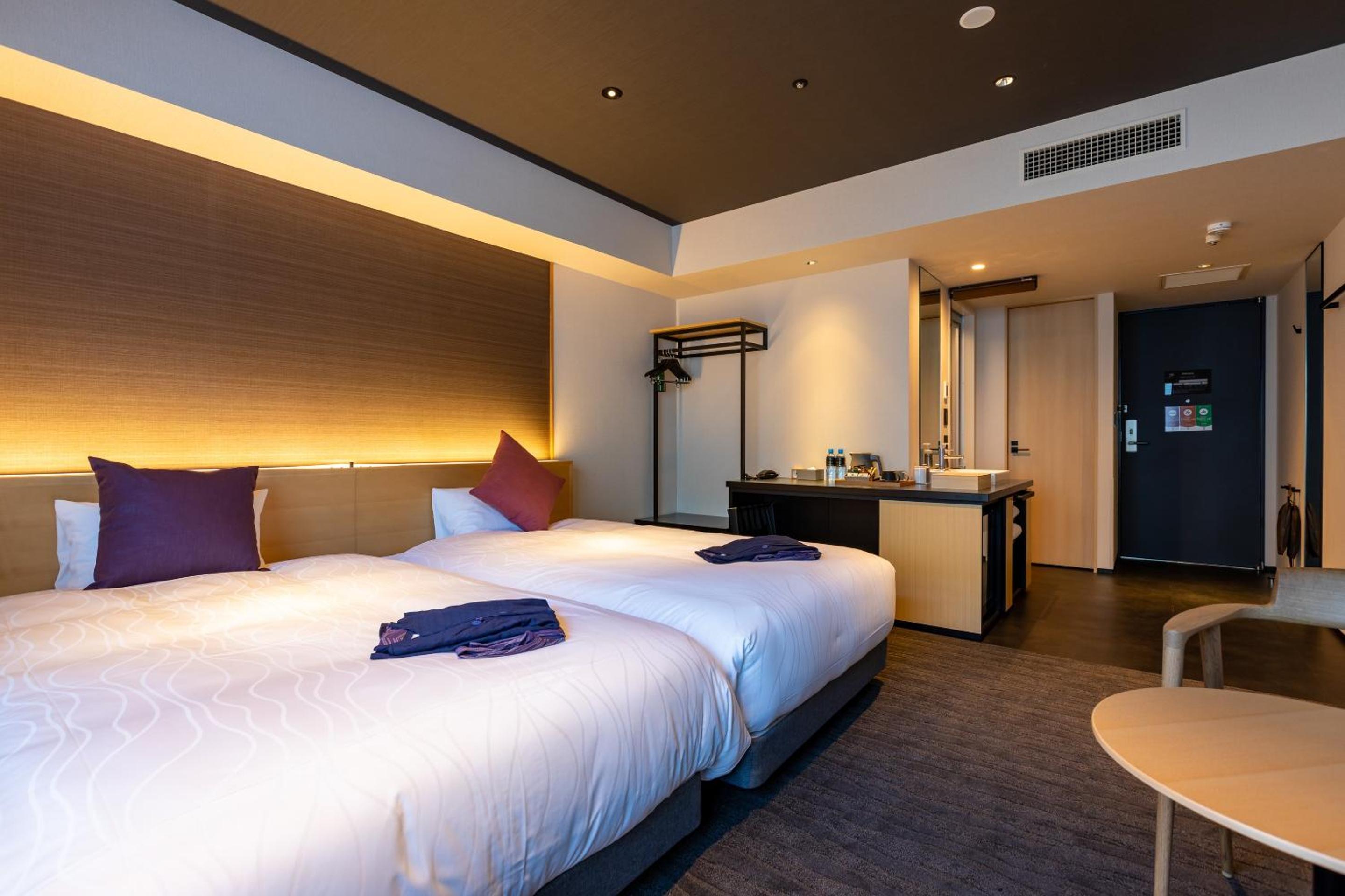 Twin Room - Photo 3