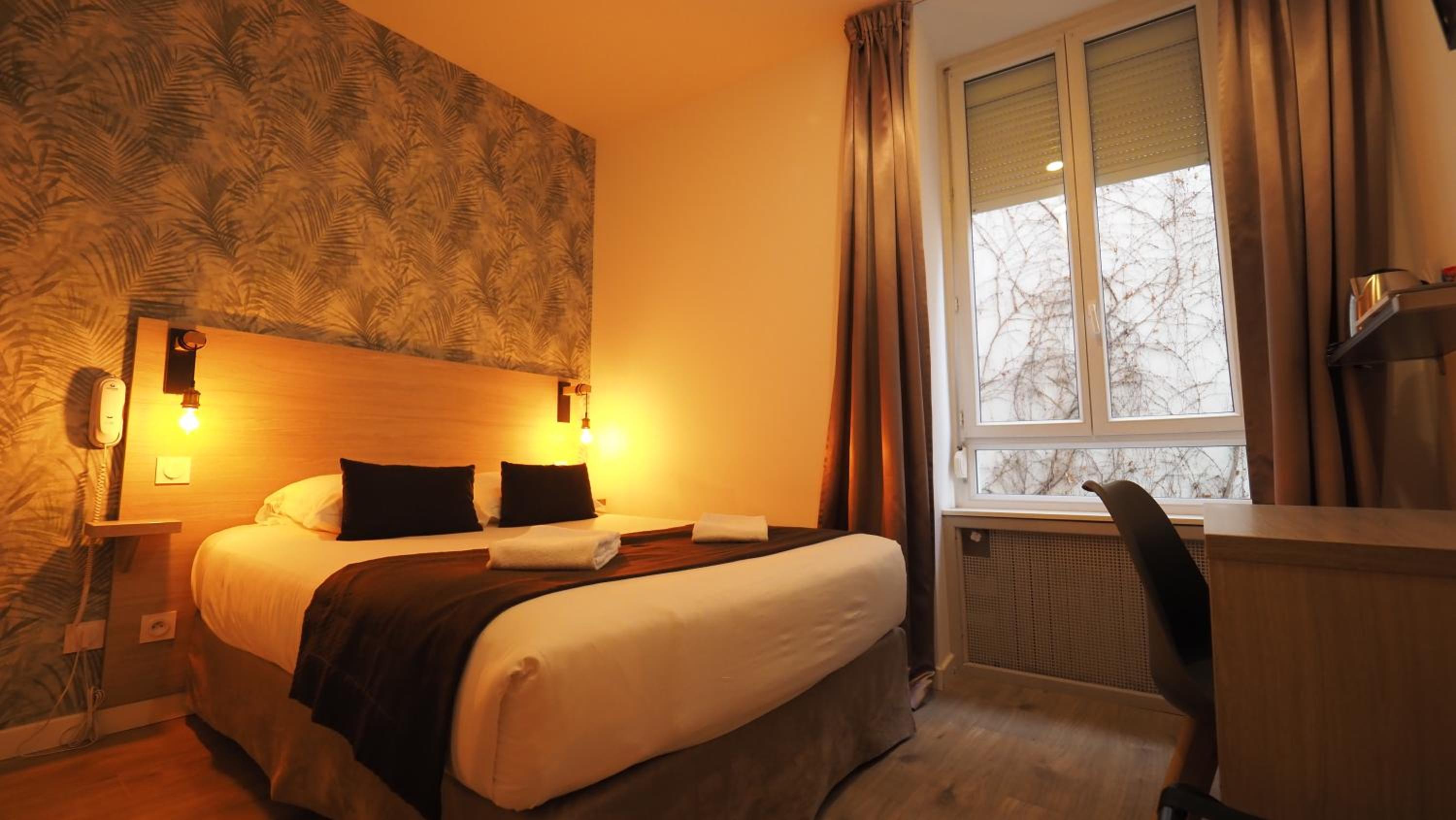 Standard Double Room - Photo 20
