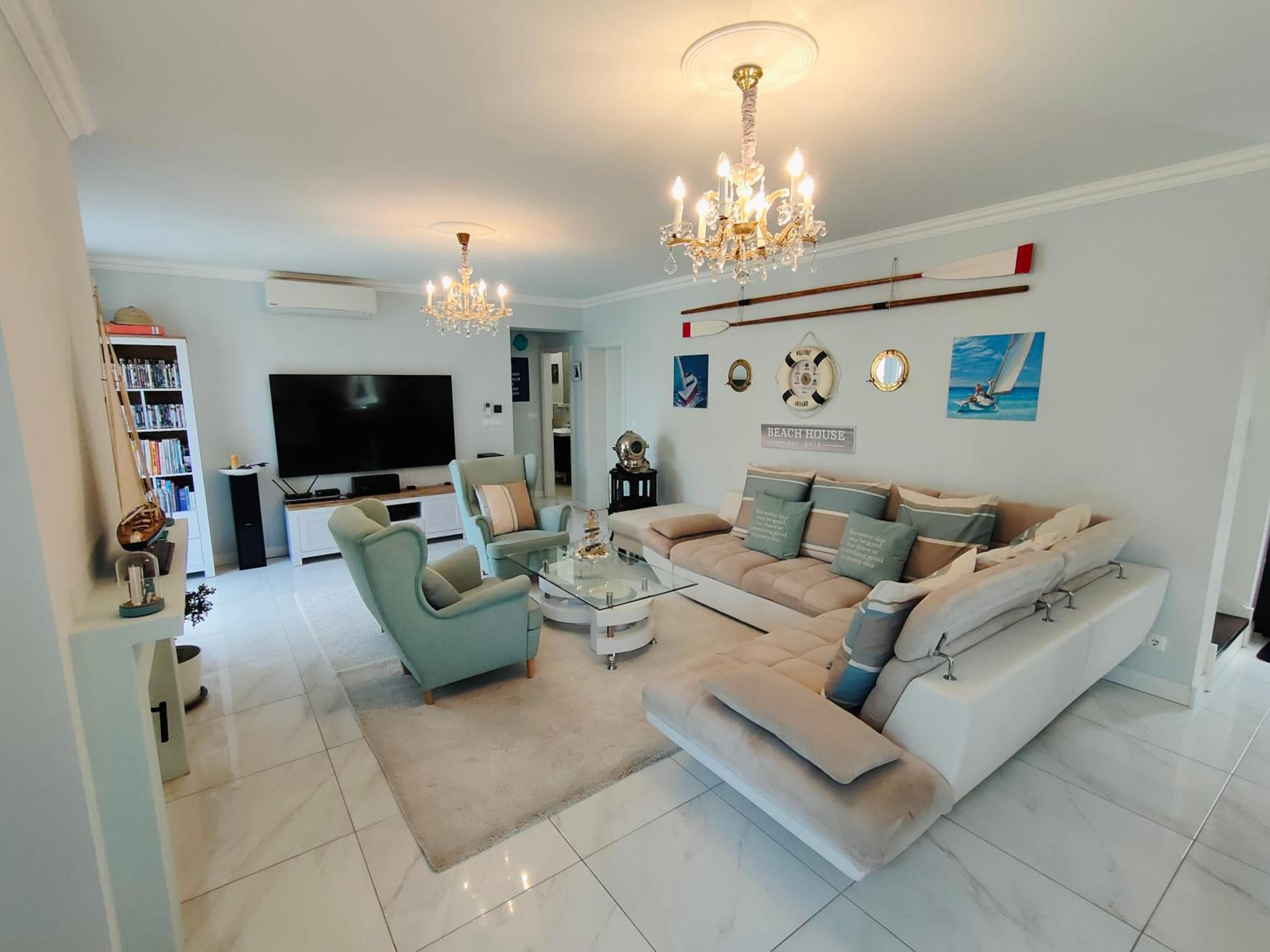 Villa photo 3