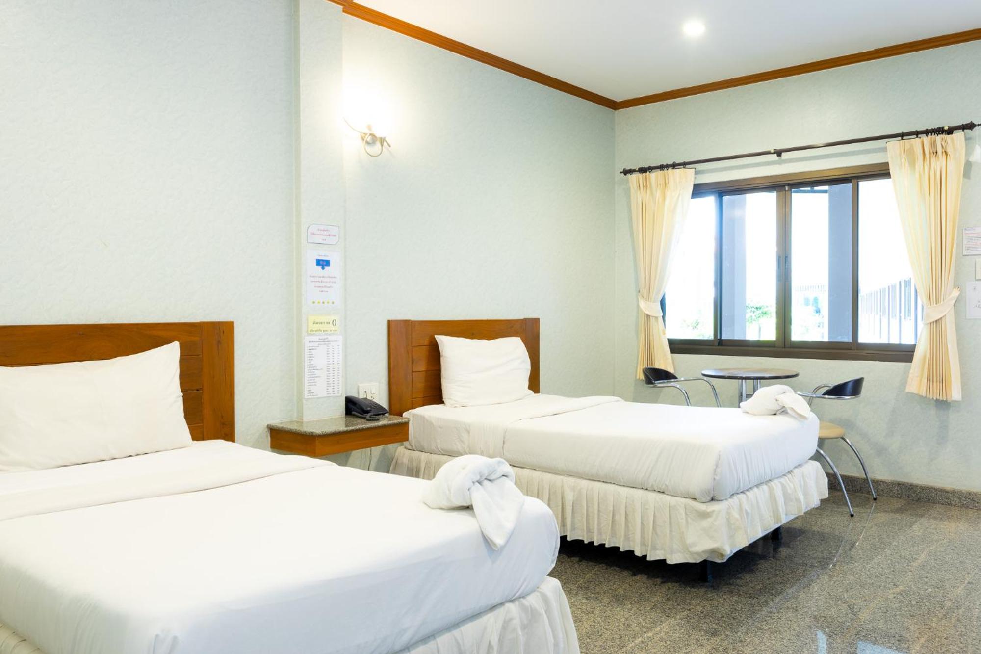 Deluxe Twin Room - Photo 3