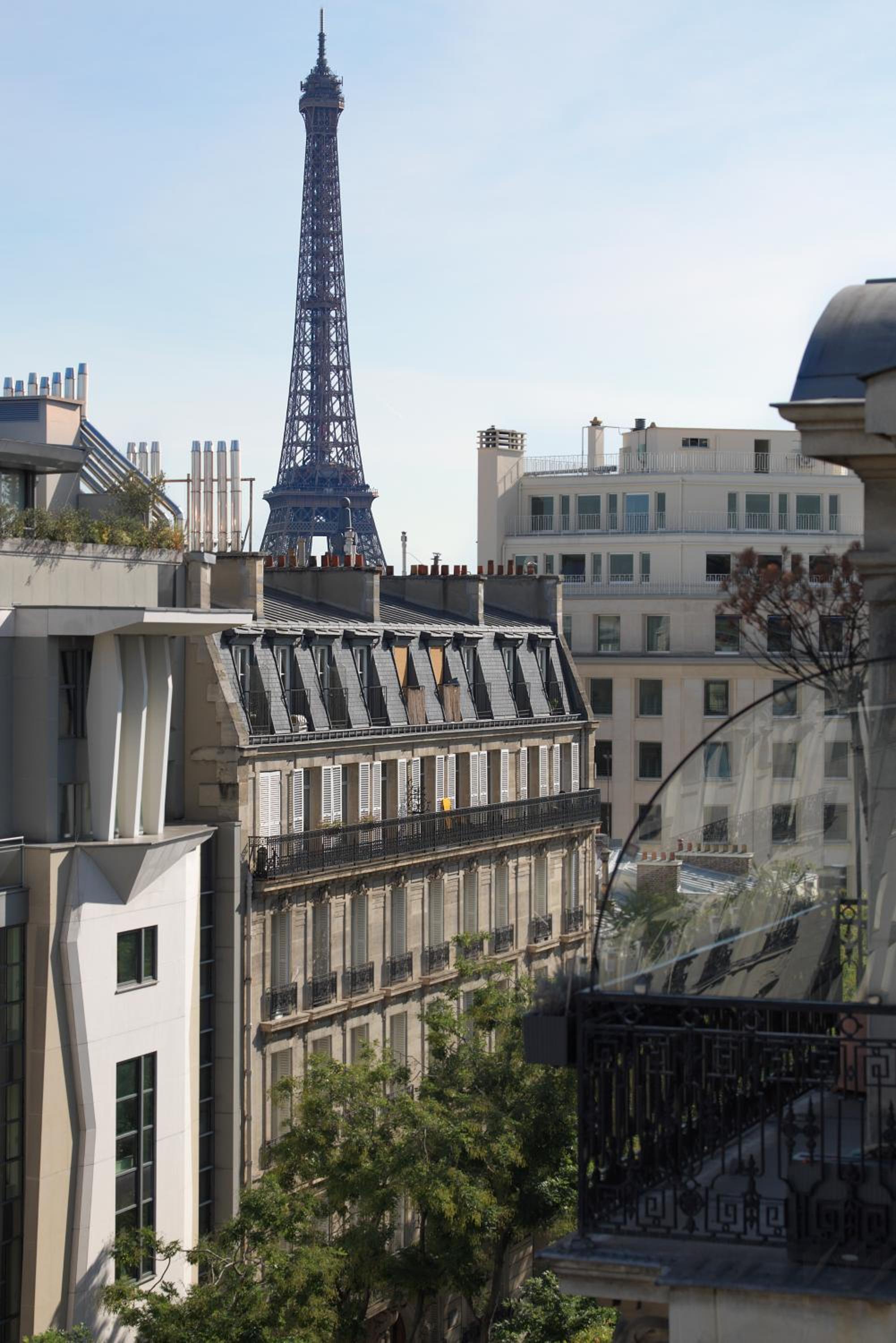 Junior Suite with Eiffel Tower View photo 3