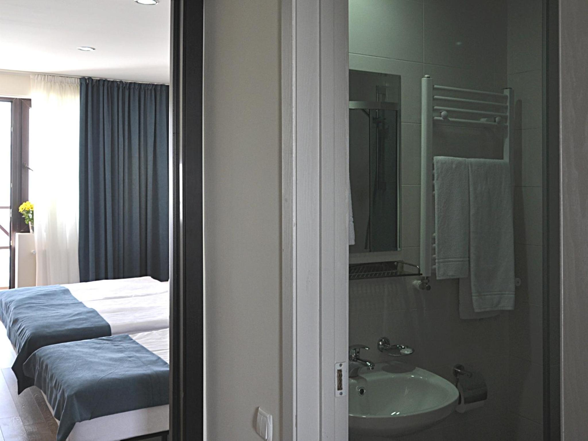 Double or Twin Room with Balcony and Mountain View photo 1