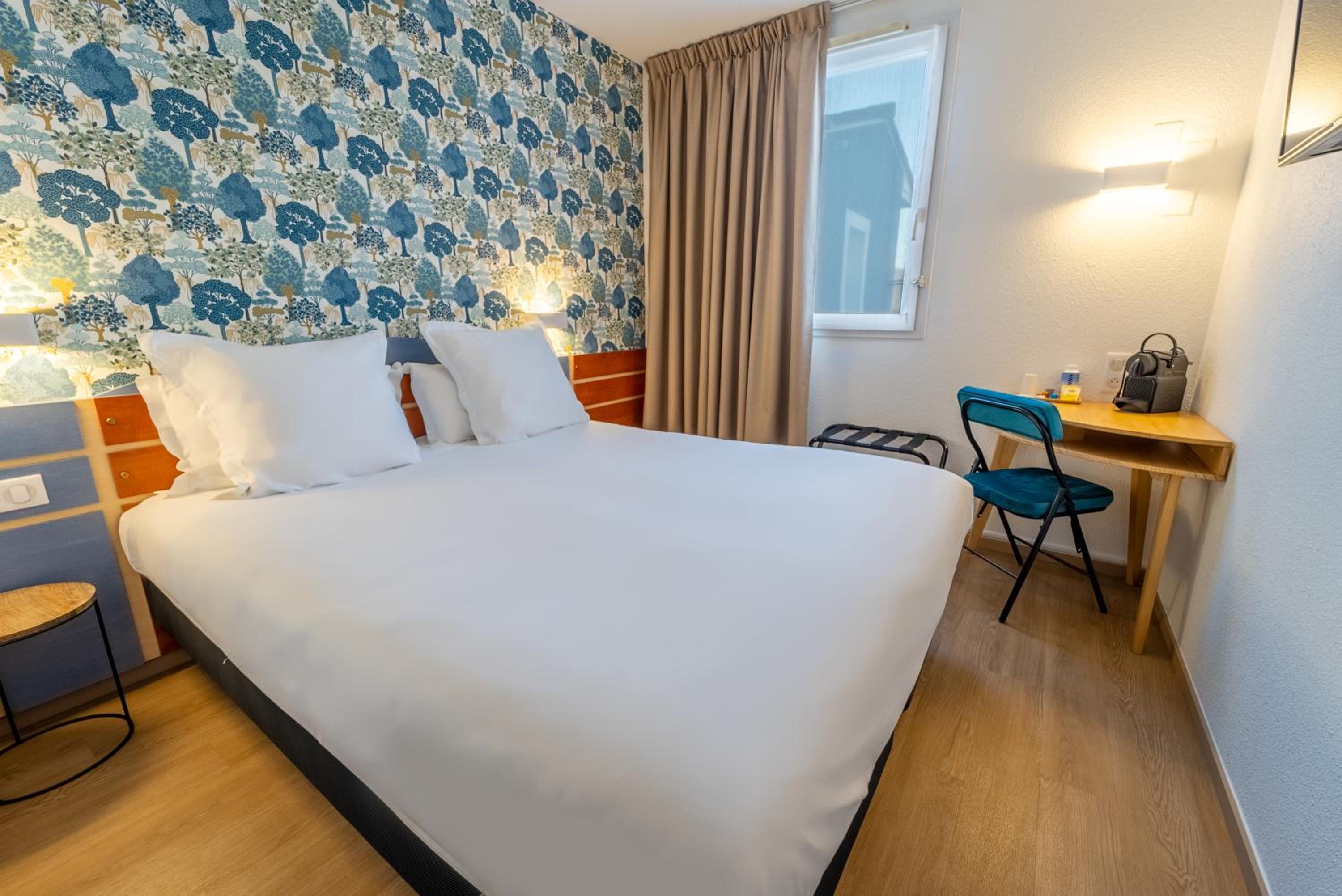 Comfort Queen Room photo 3