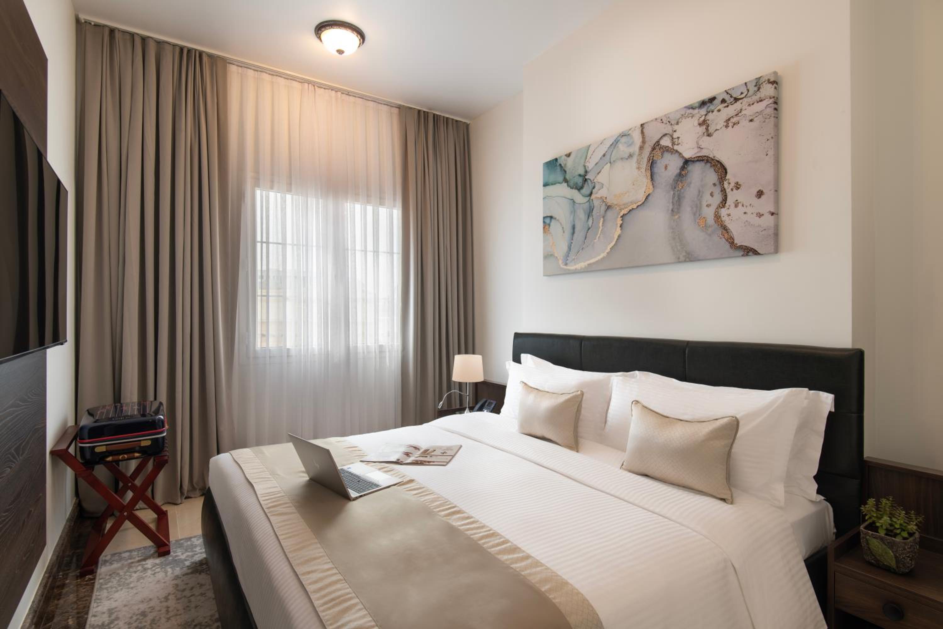 1 Bedroom Deluxe - Photo 6
