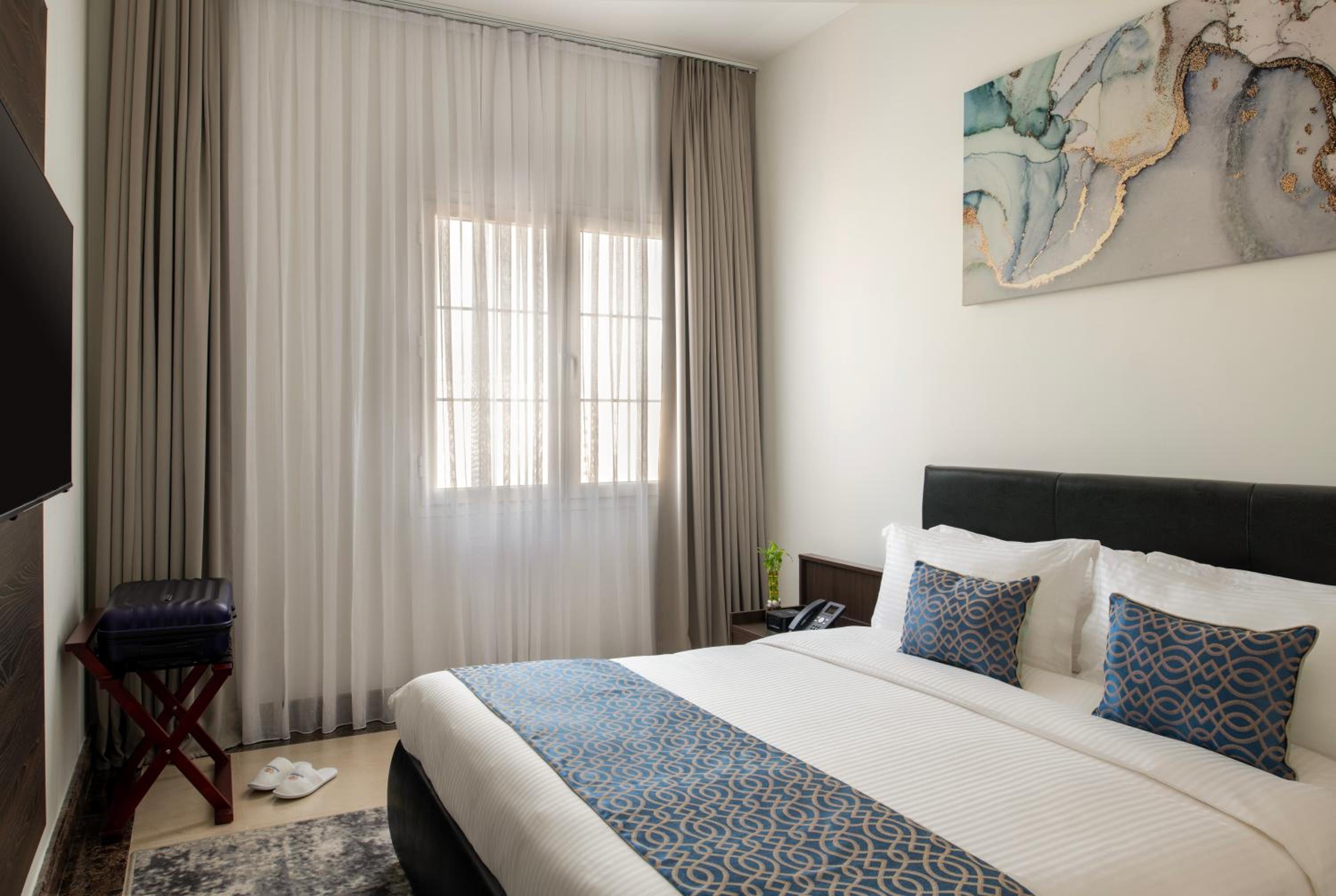 2 Bedroom Executive - Photo 6