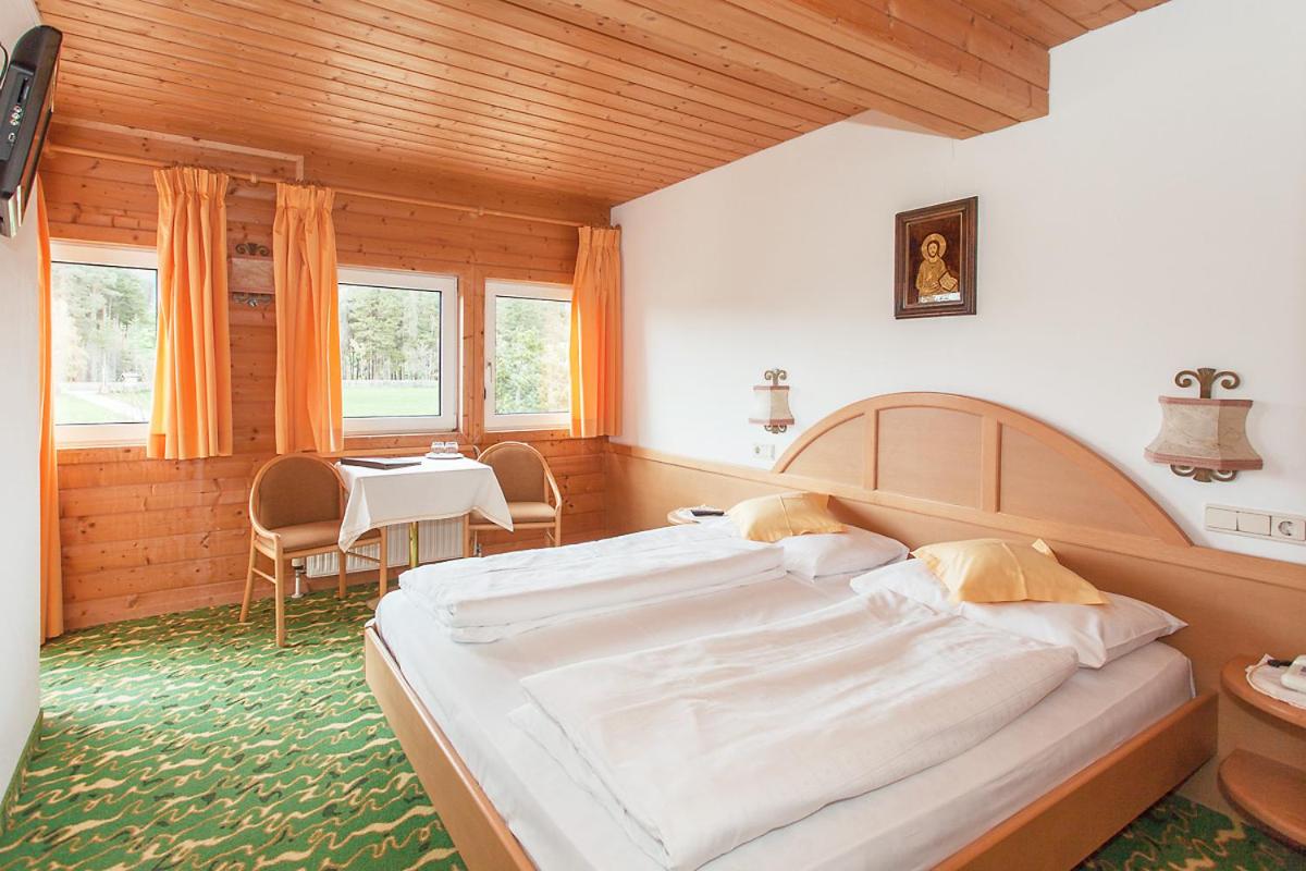 Double Room with Balcony - Photo 1