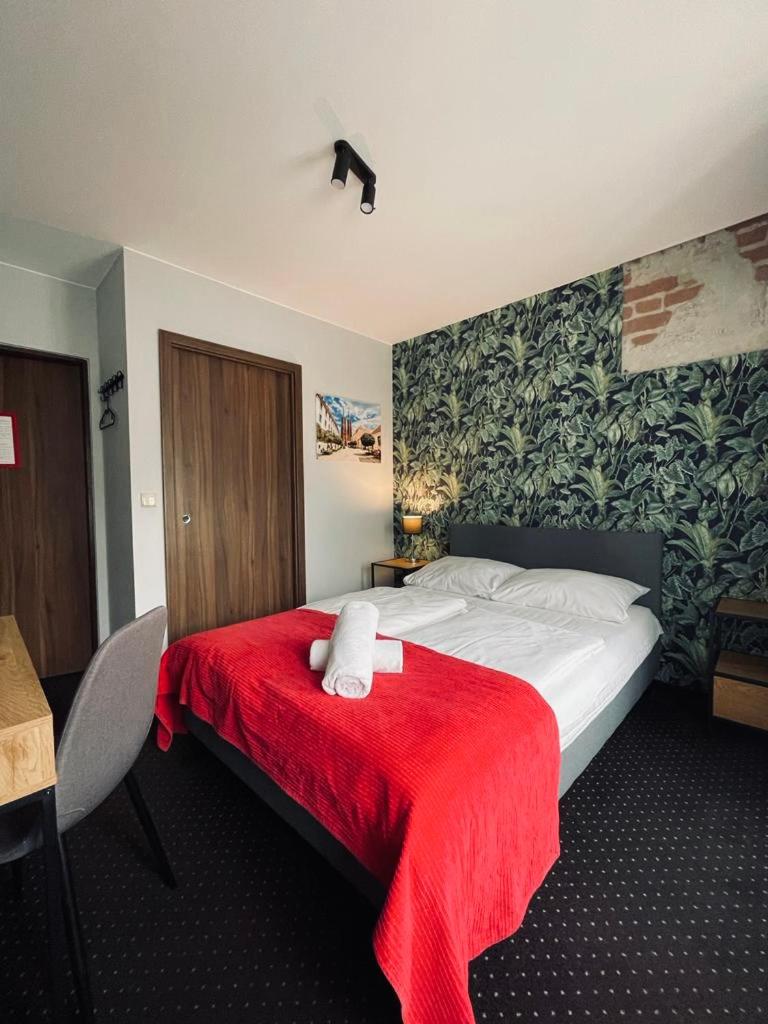 Double Room with Private Bathroom - Photo 10