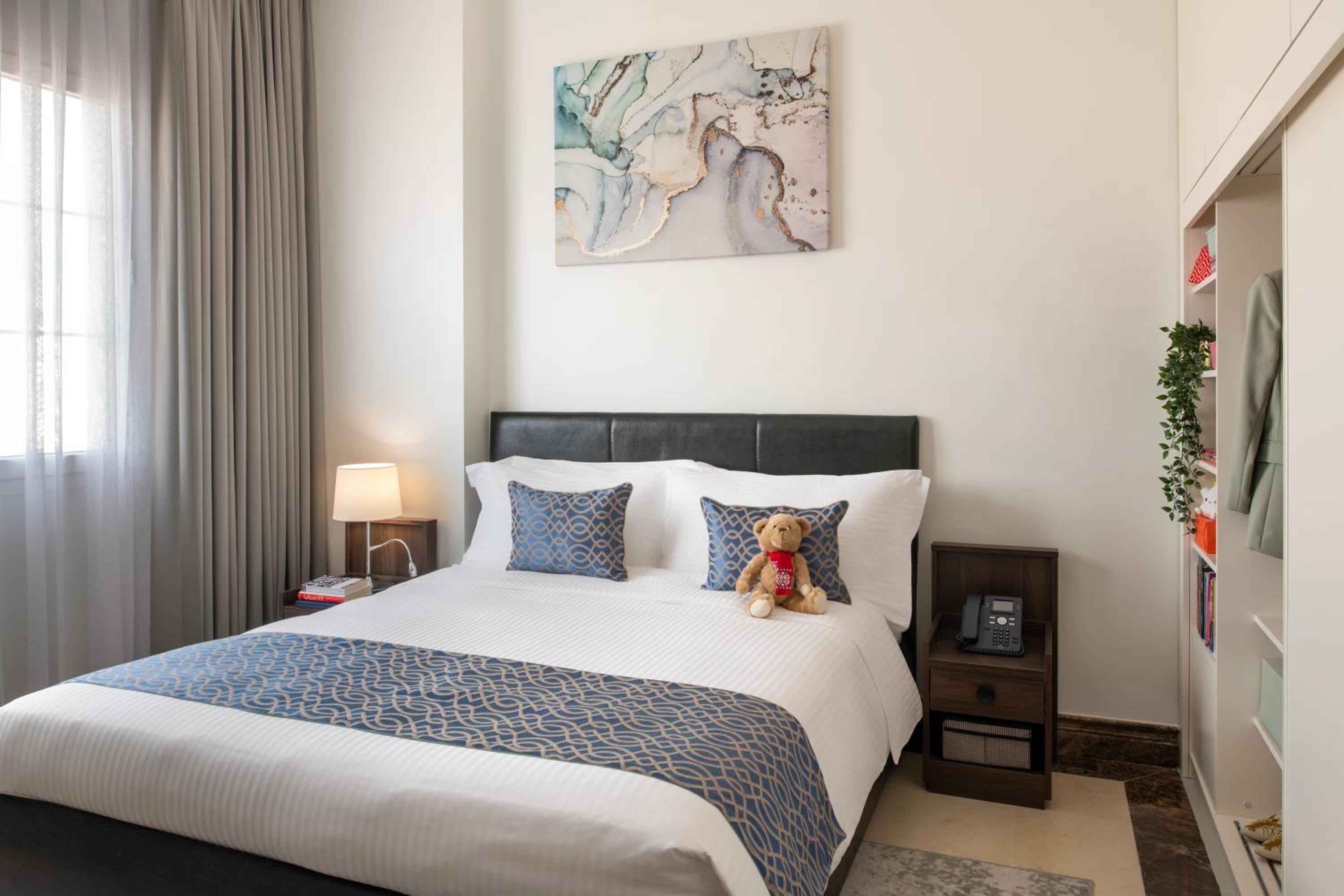 2 Bedroom Premier - Photo 4
