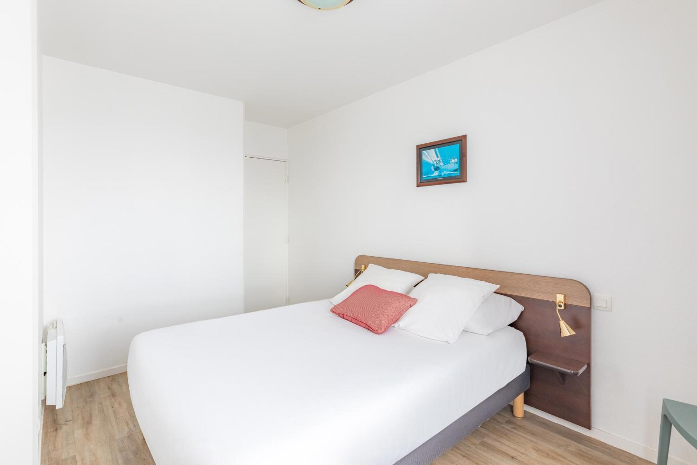 Large Apartment - Photo 1