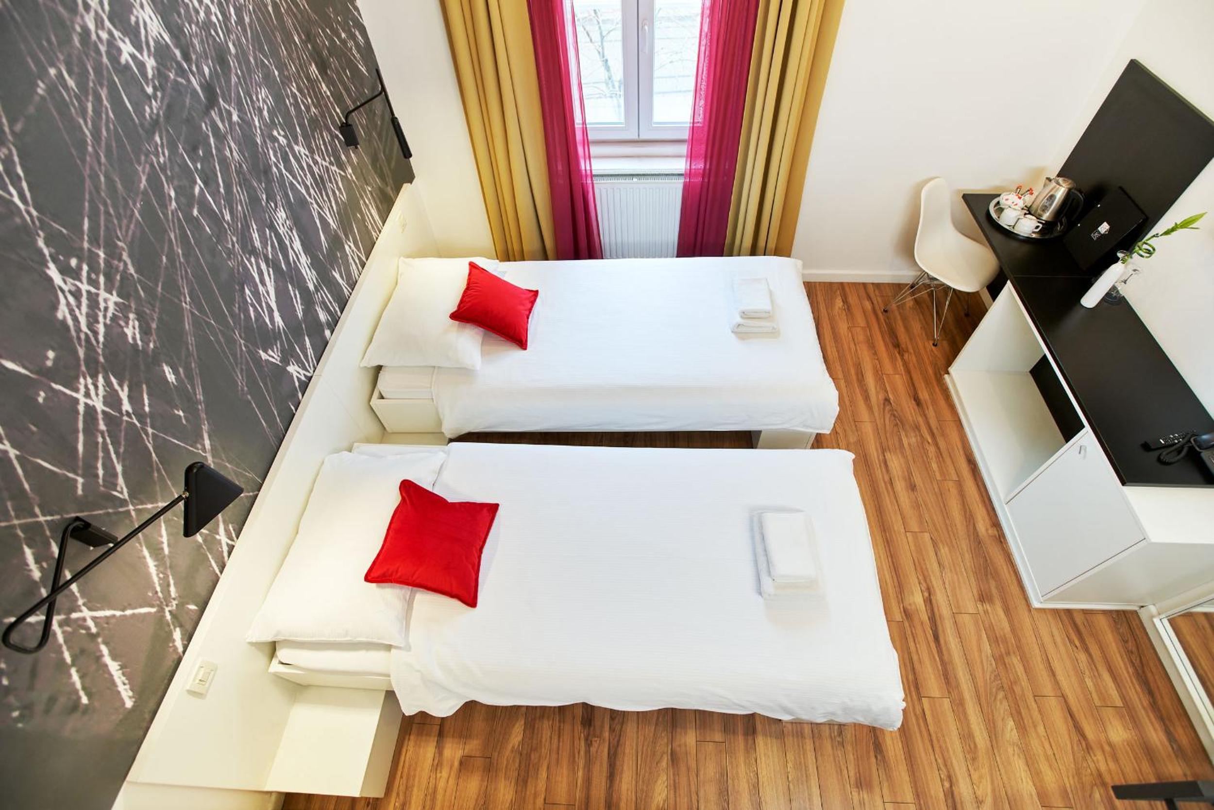 Twin Room - Photo 1