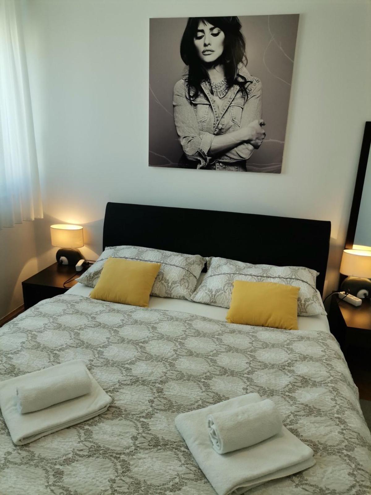 Deluxe Apartment - Photo 7