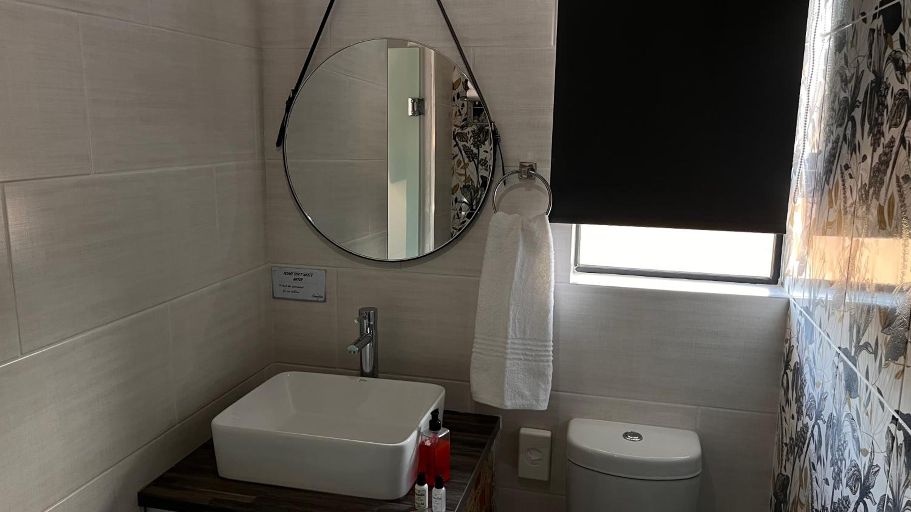 Deluxe Double or Twin Room - Photo 7