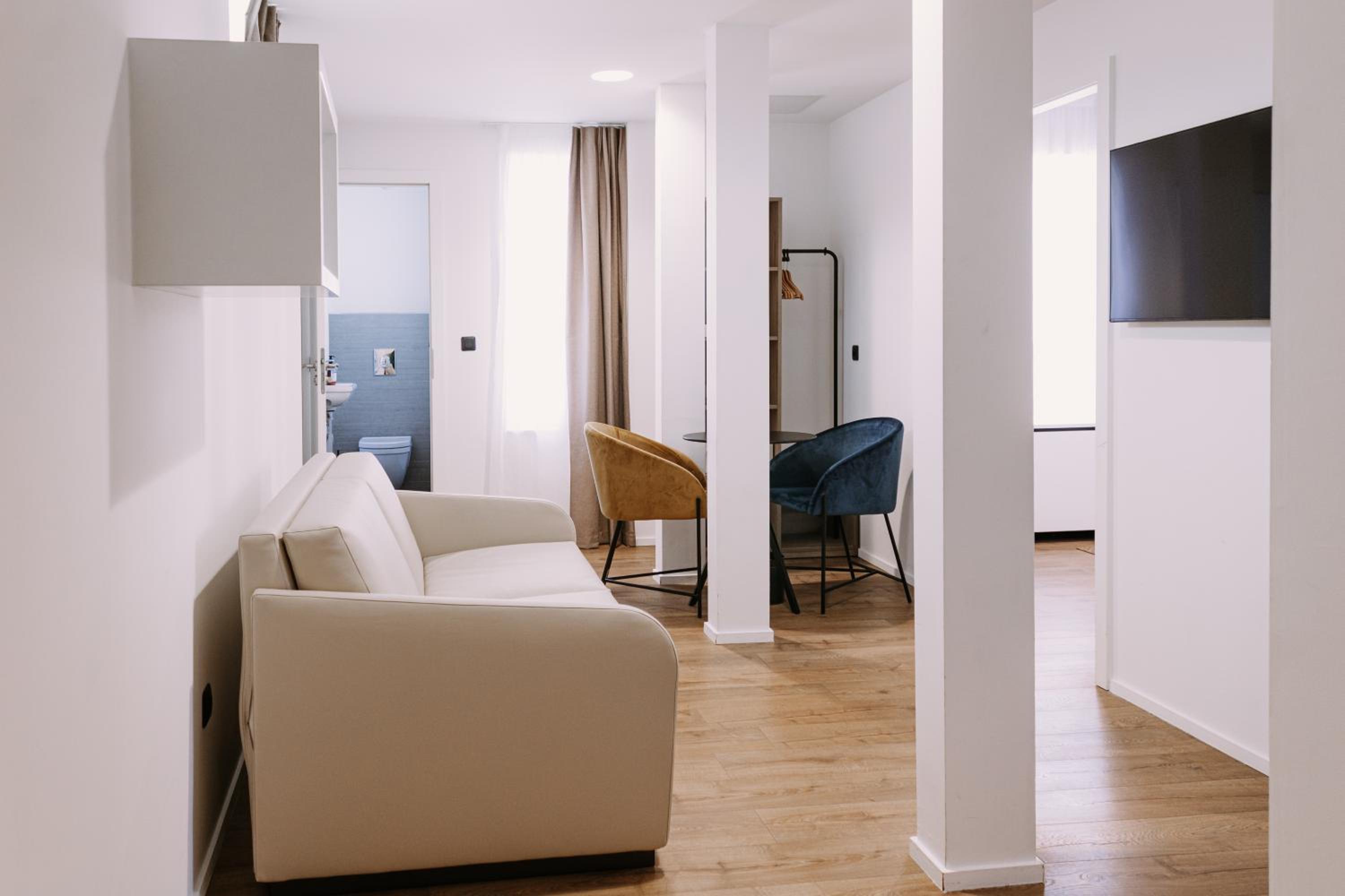 Family Room 7 - Photo 6