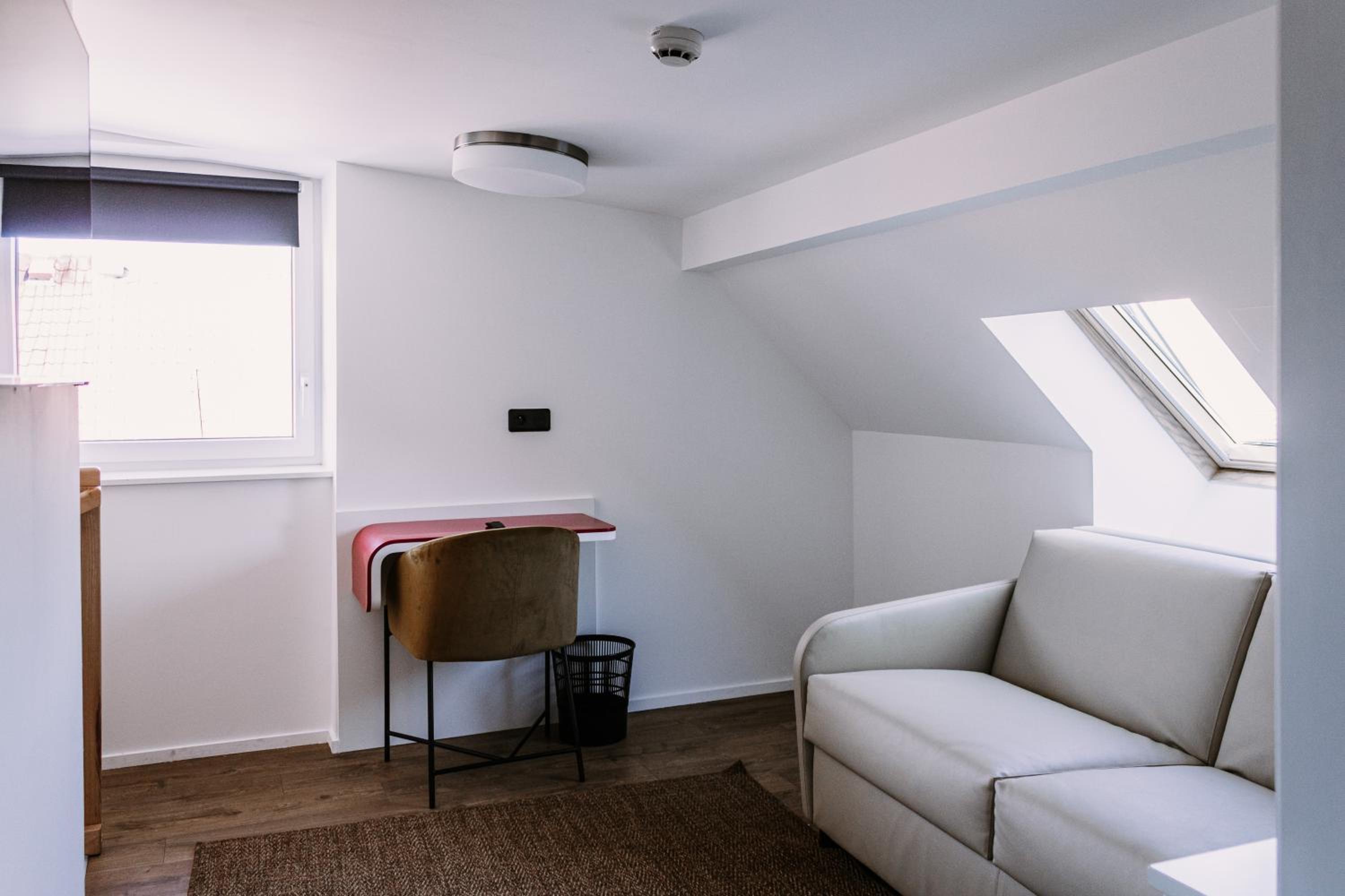 Family Room 6 - Photo 1