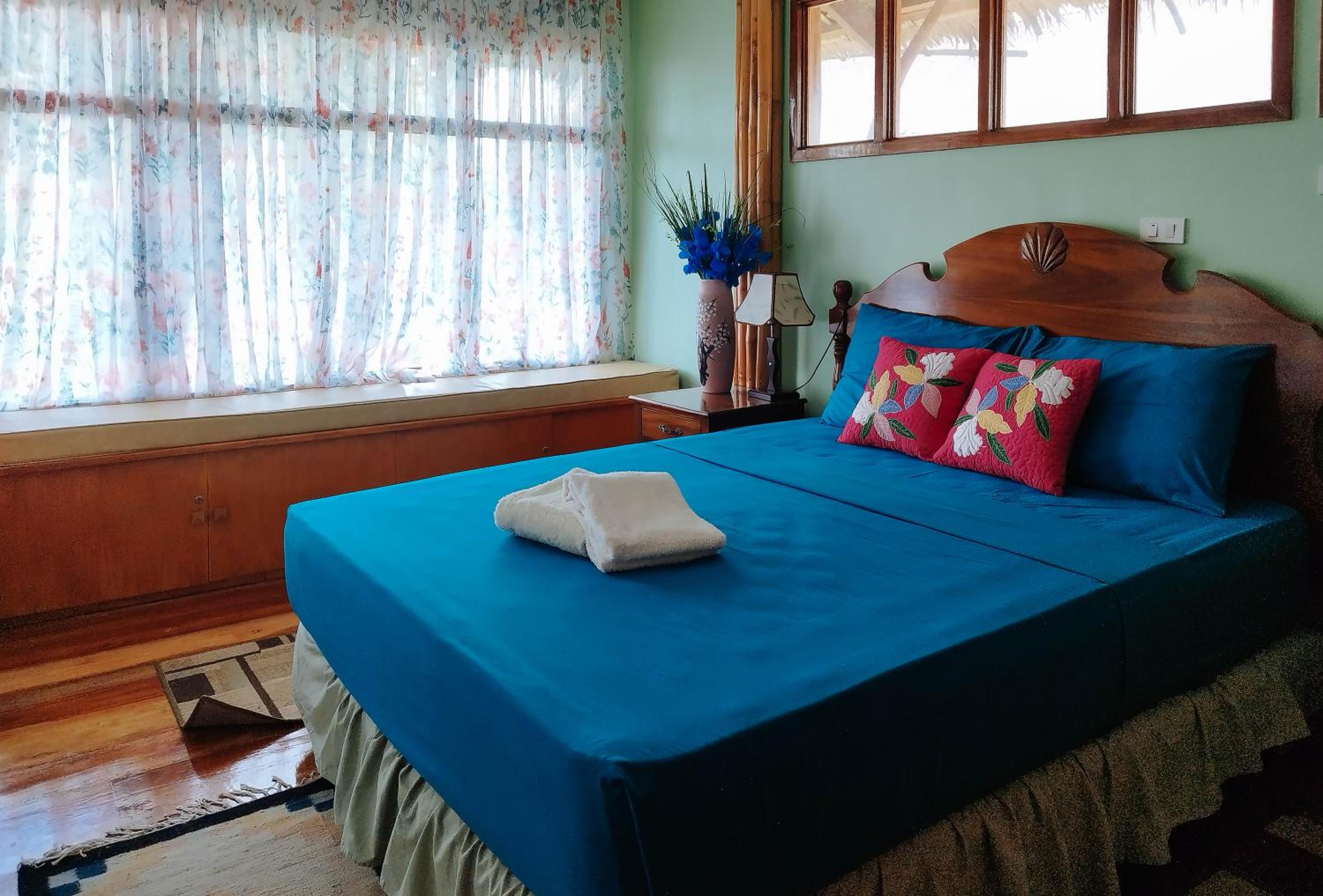 Standard Room with Shared Bathroom - Photo 1