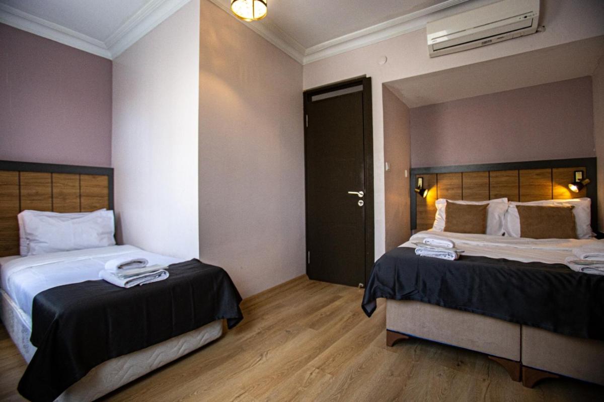 Deluxe Family Suite photo 1