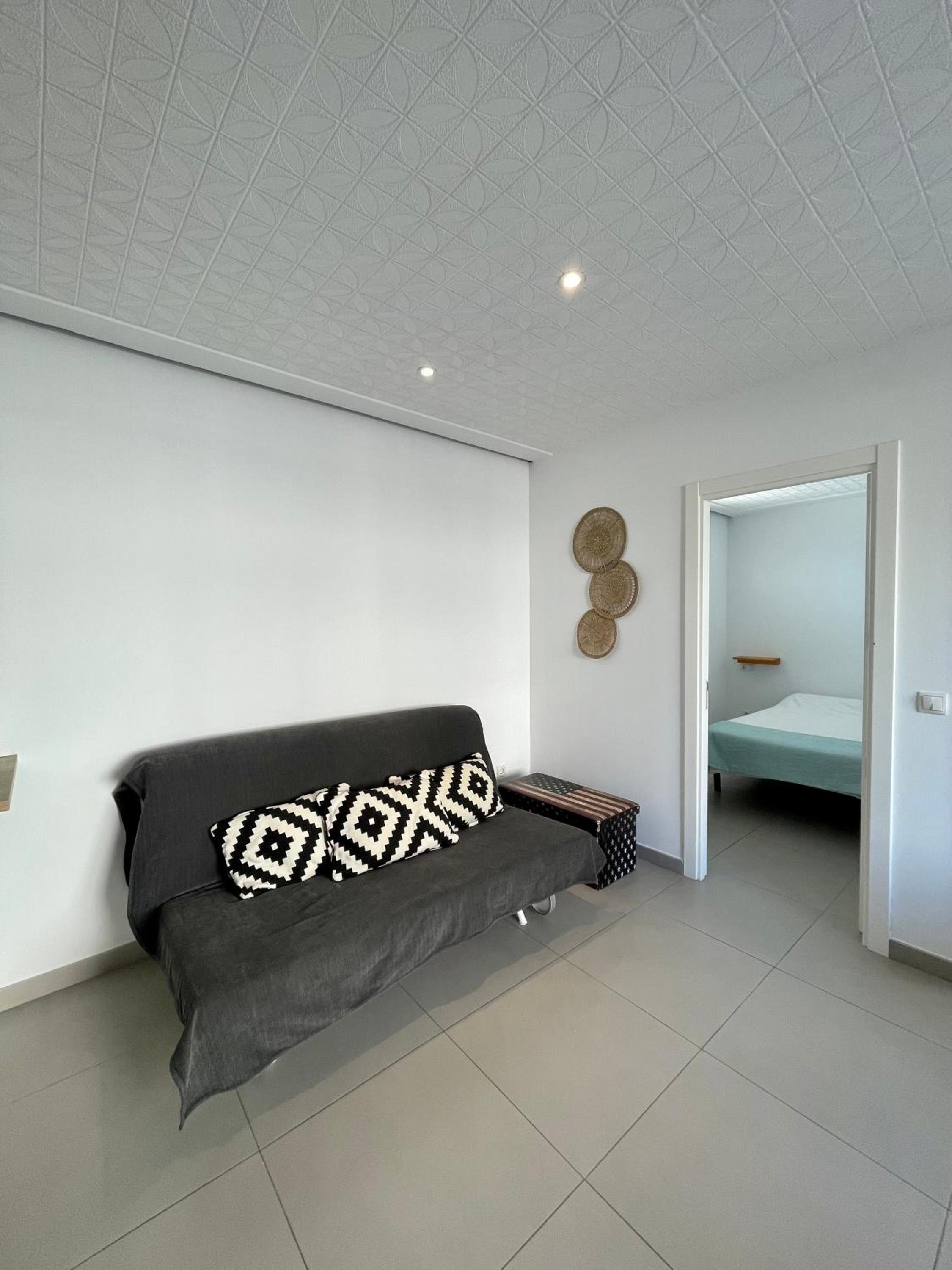 Apartment - Ground Floor photo 2