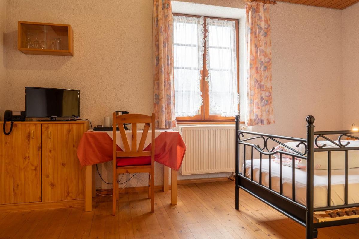 Single Room photo 2