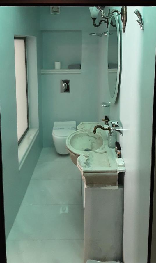 Deluxe Suite with Spa Bath photo 3