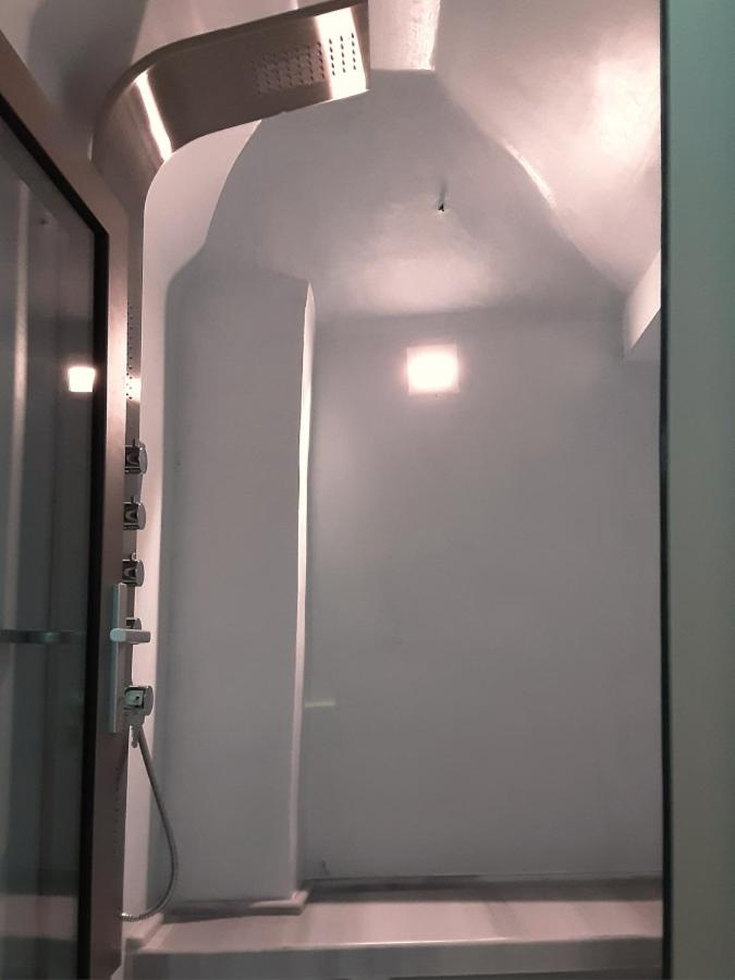 Deluxe Suite with Spa Bath photo 2