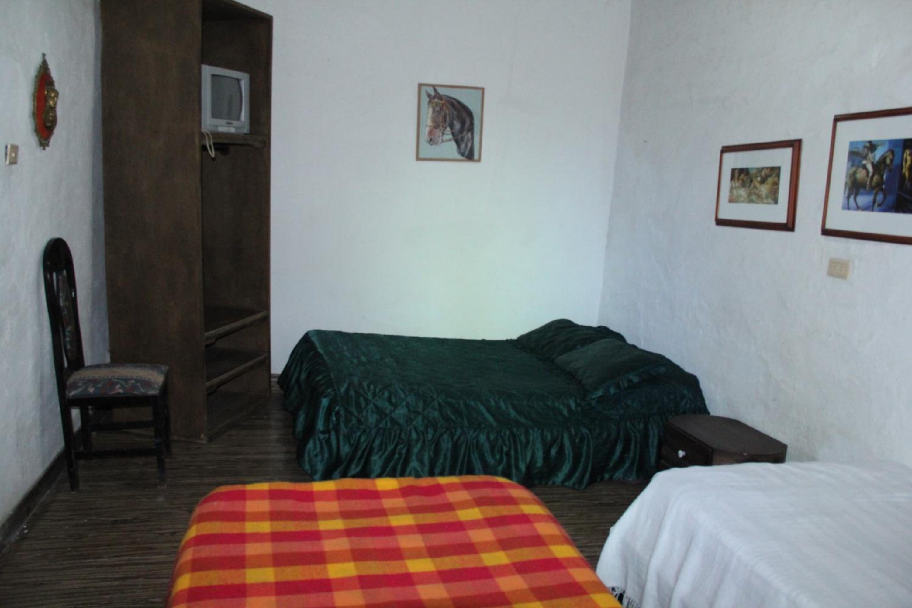 Basic Triple Room photo 2
