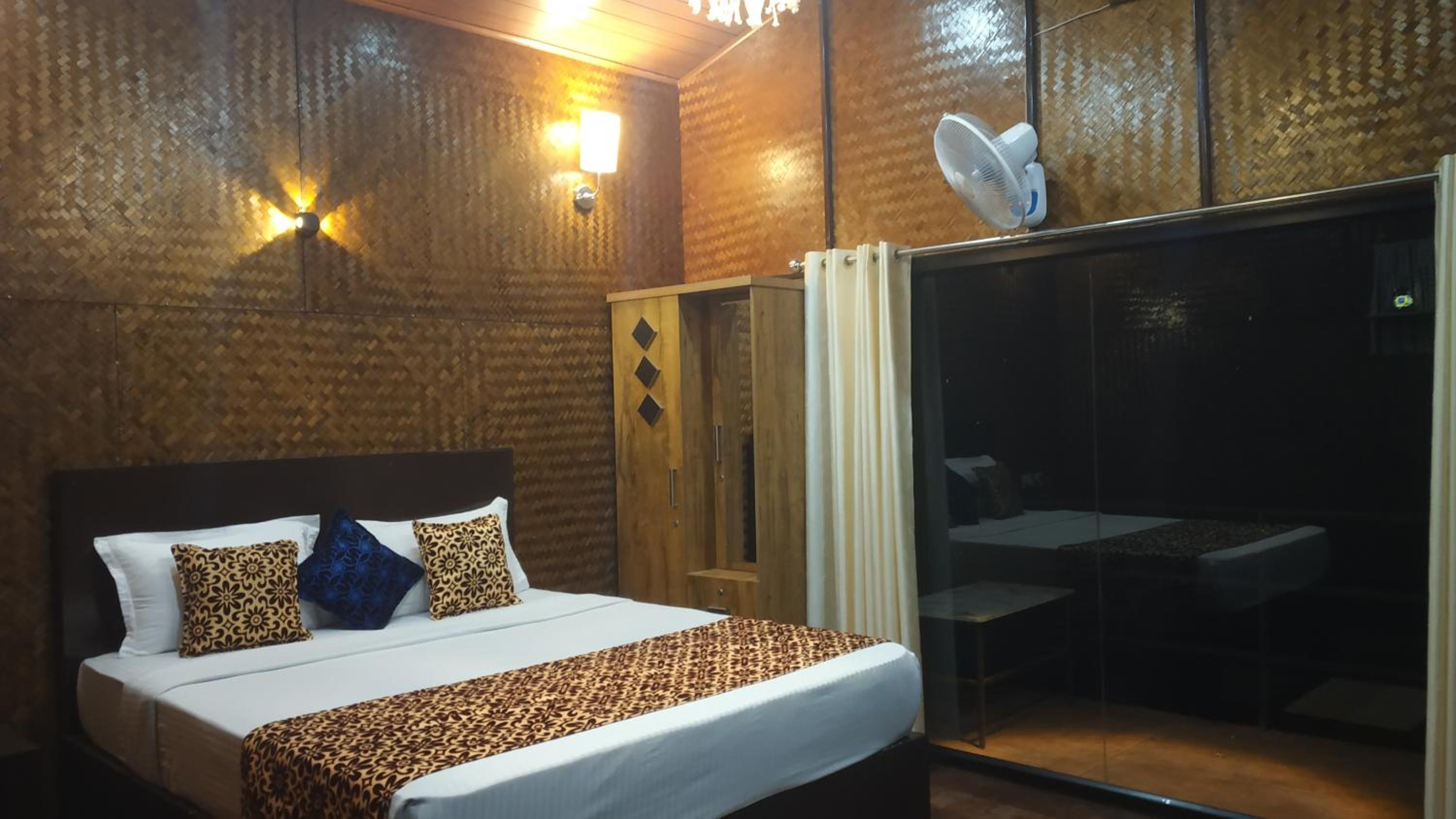 Double Room with Mountain View
