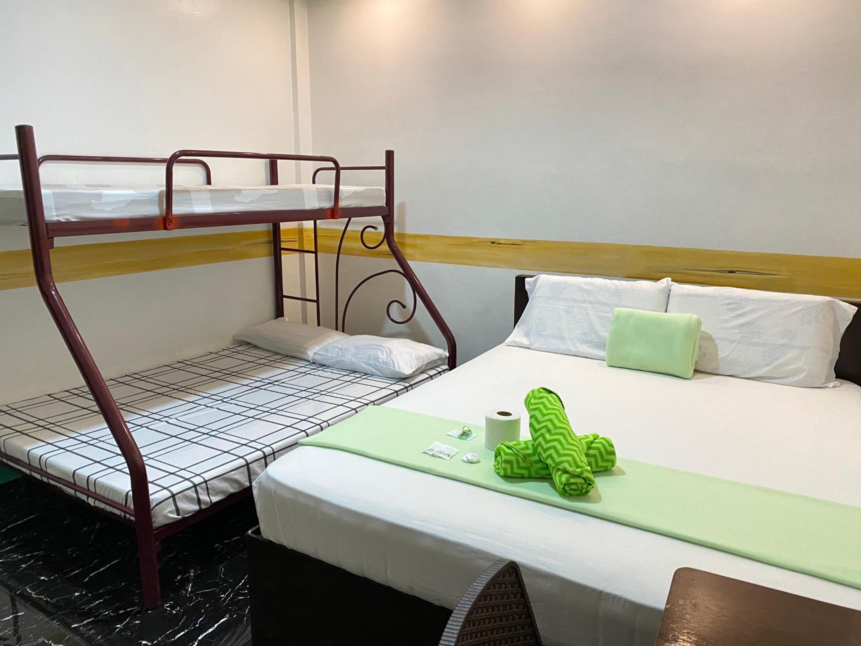 Double Or Twin Room With Private Bathroom photo 2