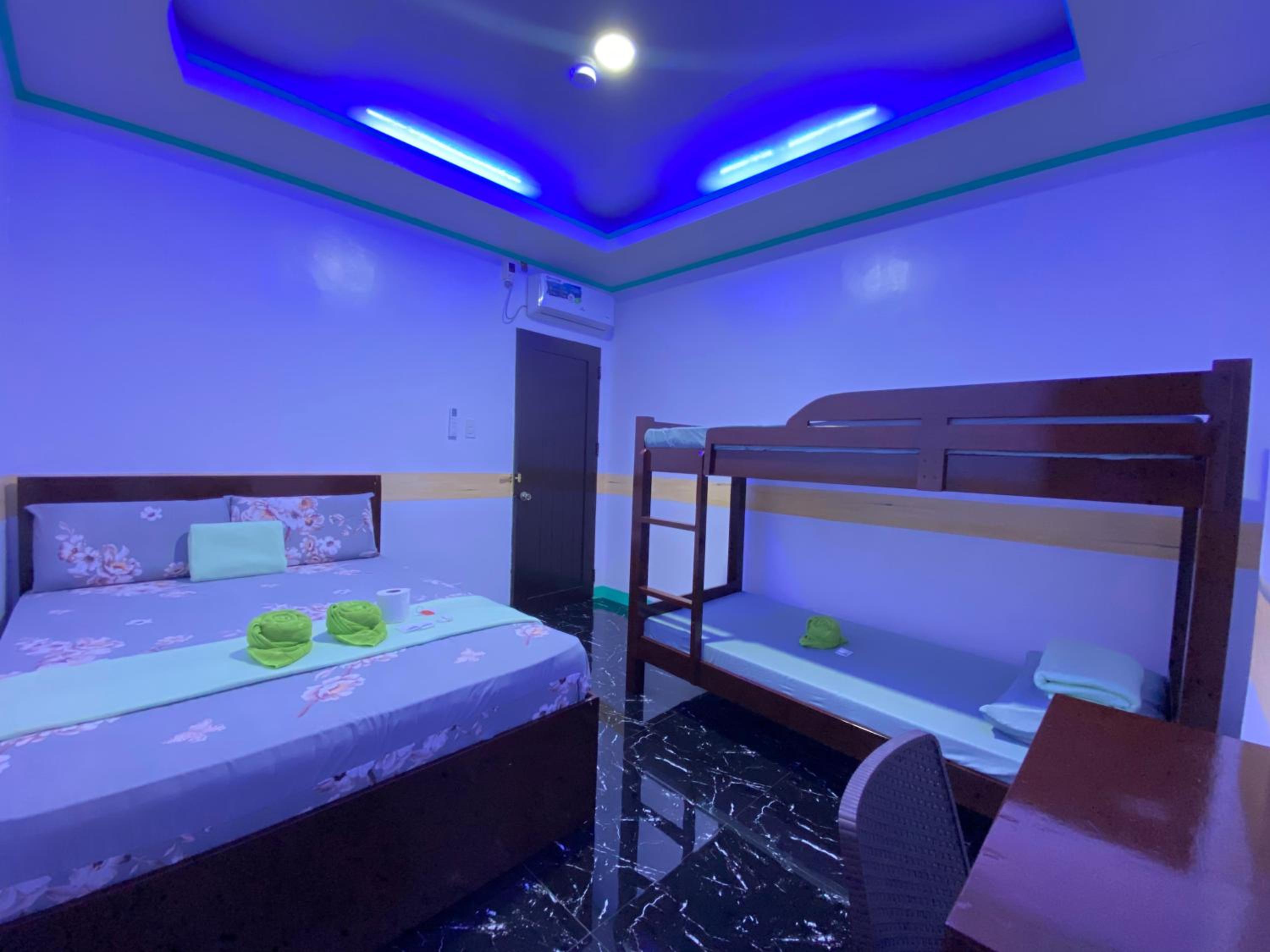 Double Or Twin Room With Private Bathroom photo 3