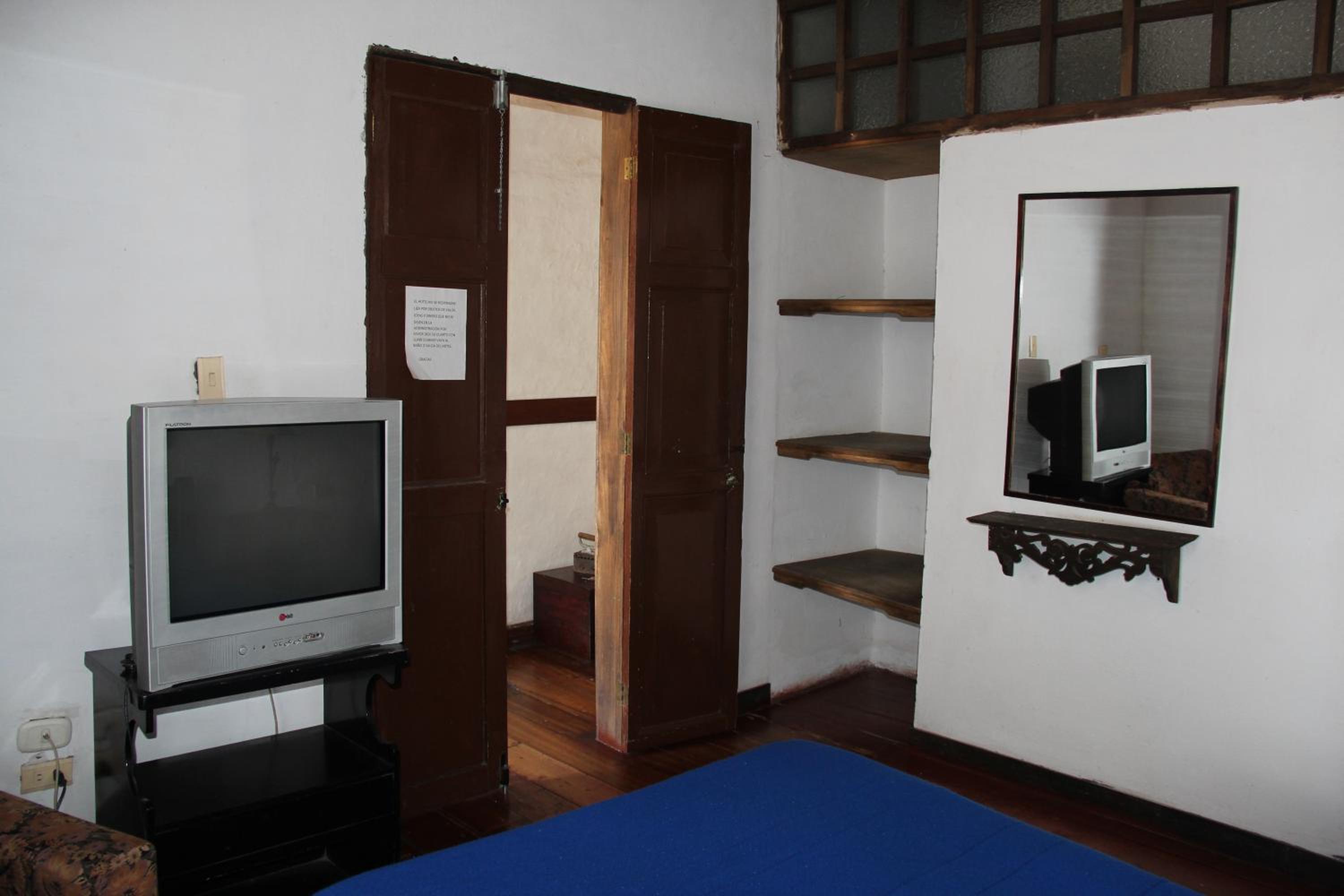 Double or Twin Room photo 2