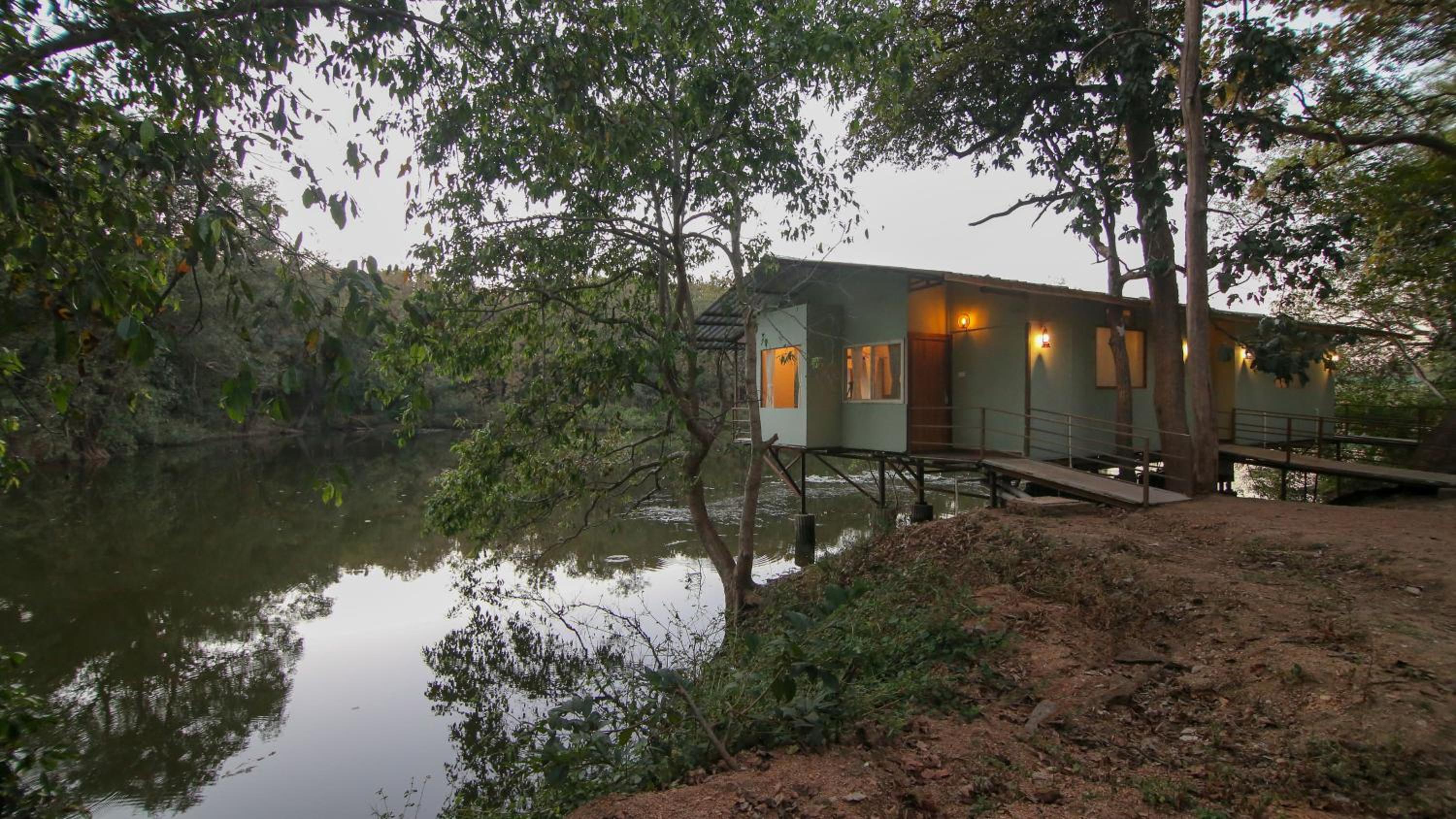 King Room with Lake View photo 2