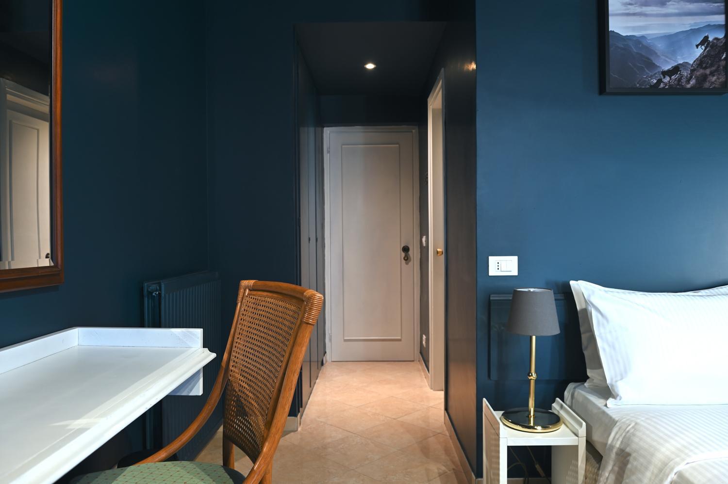 Double or Twin Room with View - Photo 5