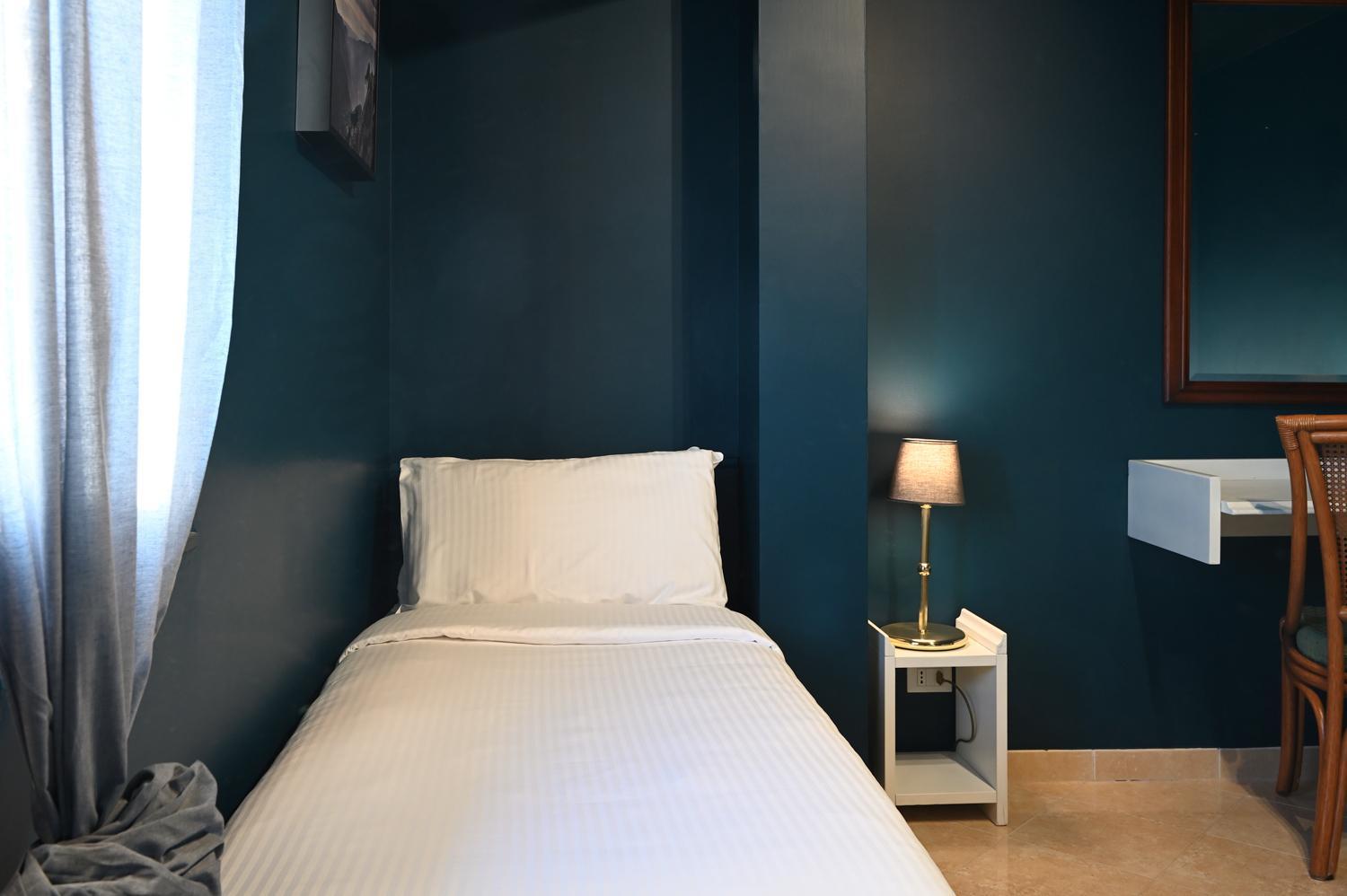 Triple Room with View - Photo 1