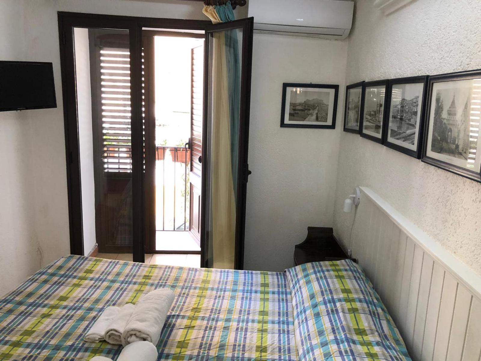 Double Room - Photo 4