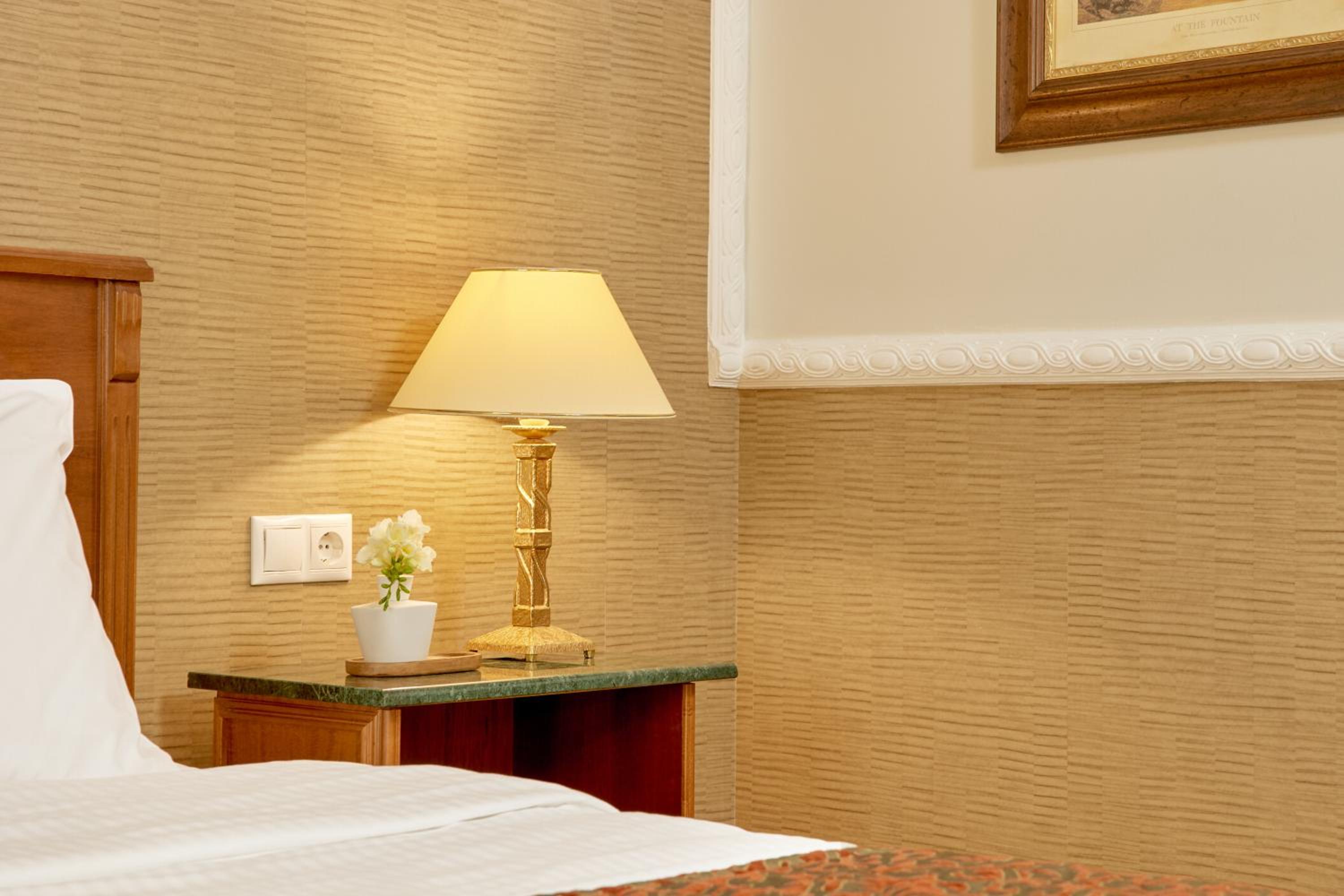 Classic Double or Twin Room - Photo 2