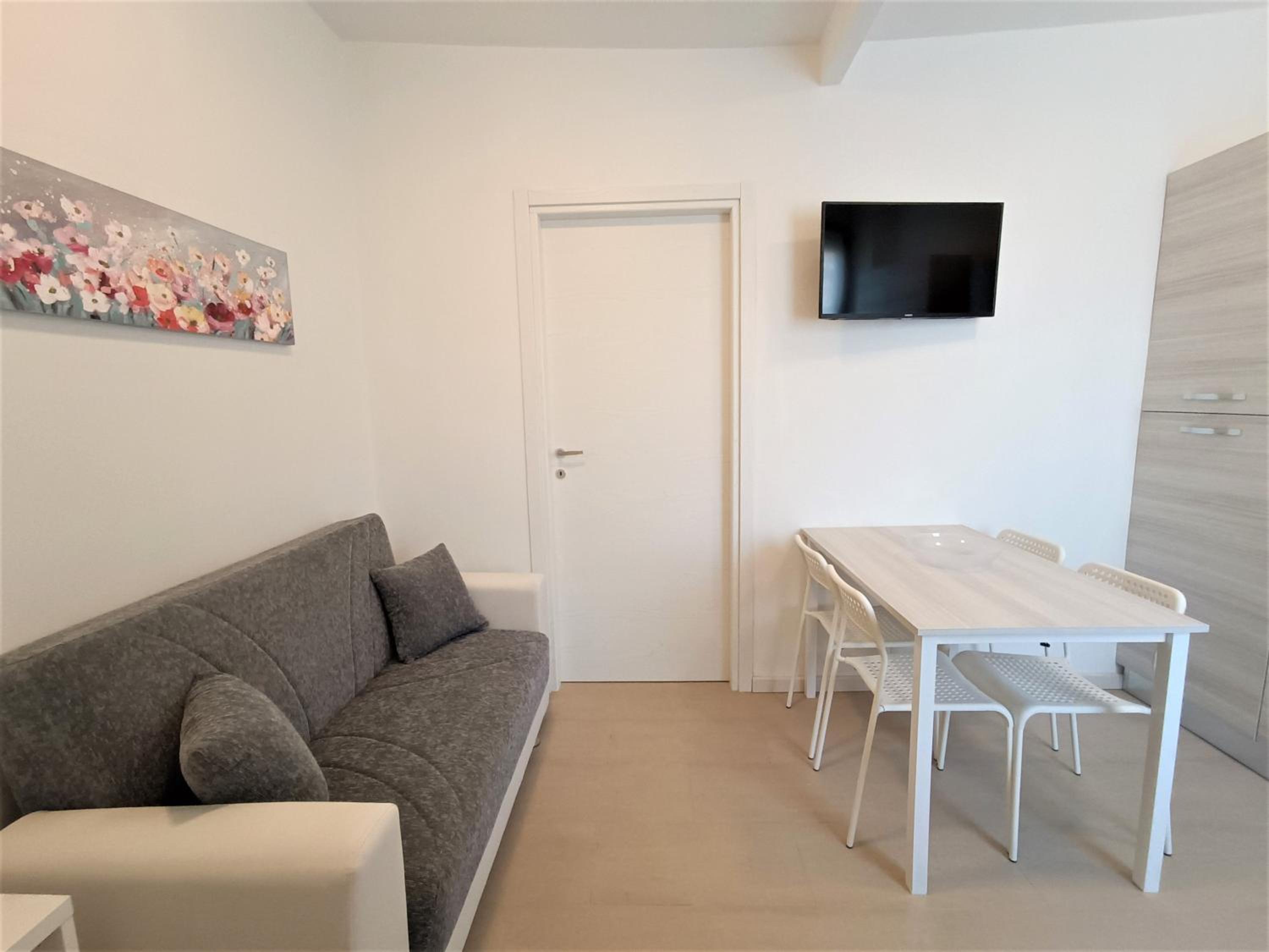 One-Bedroom Apartment photo 3