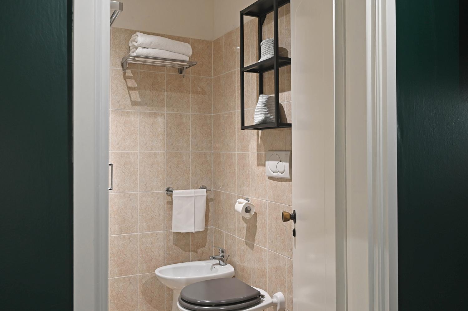Double or Twin Room with View - Photo 7