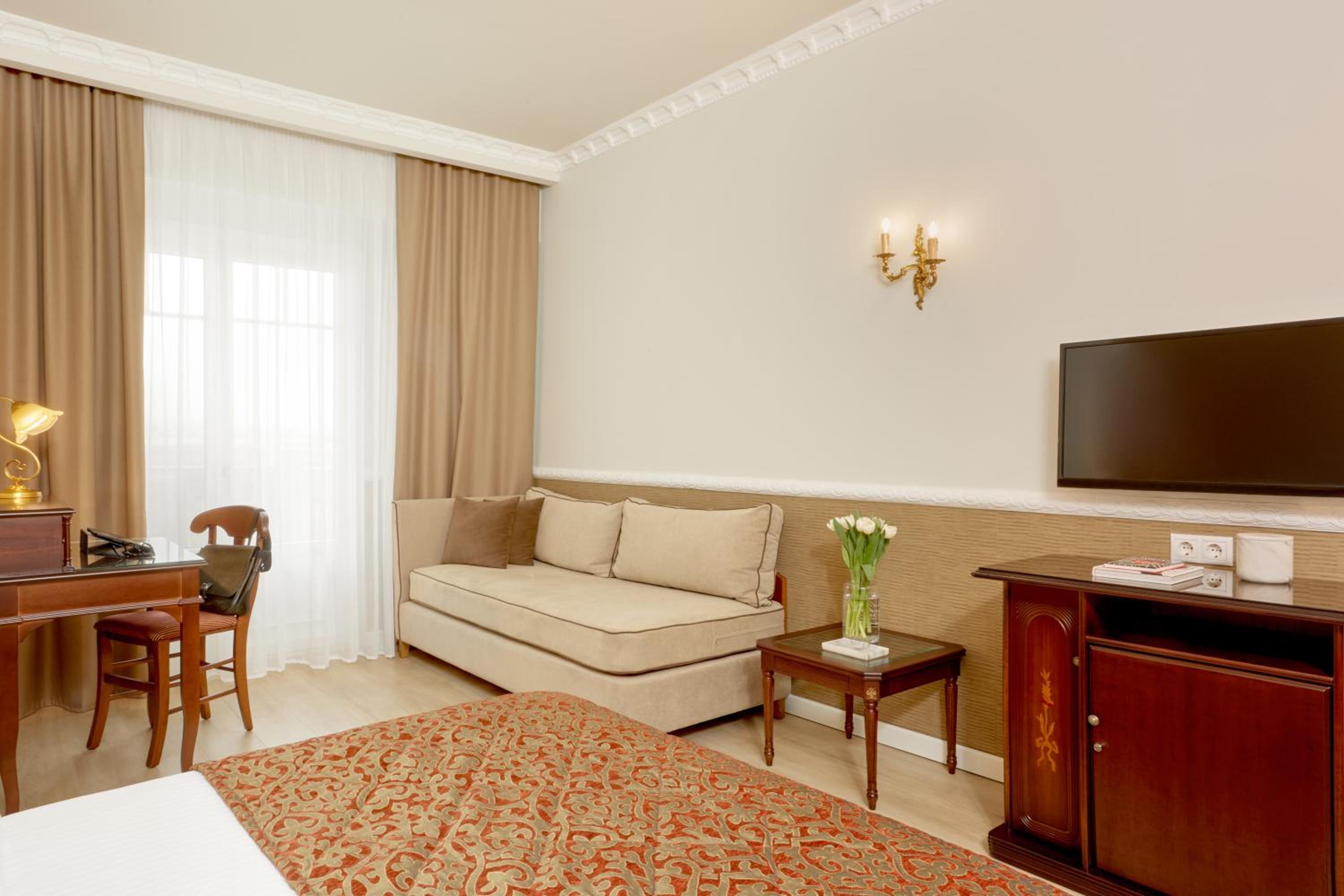 Classic Double or Twin Room - Photo 10