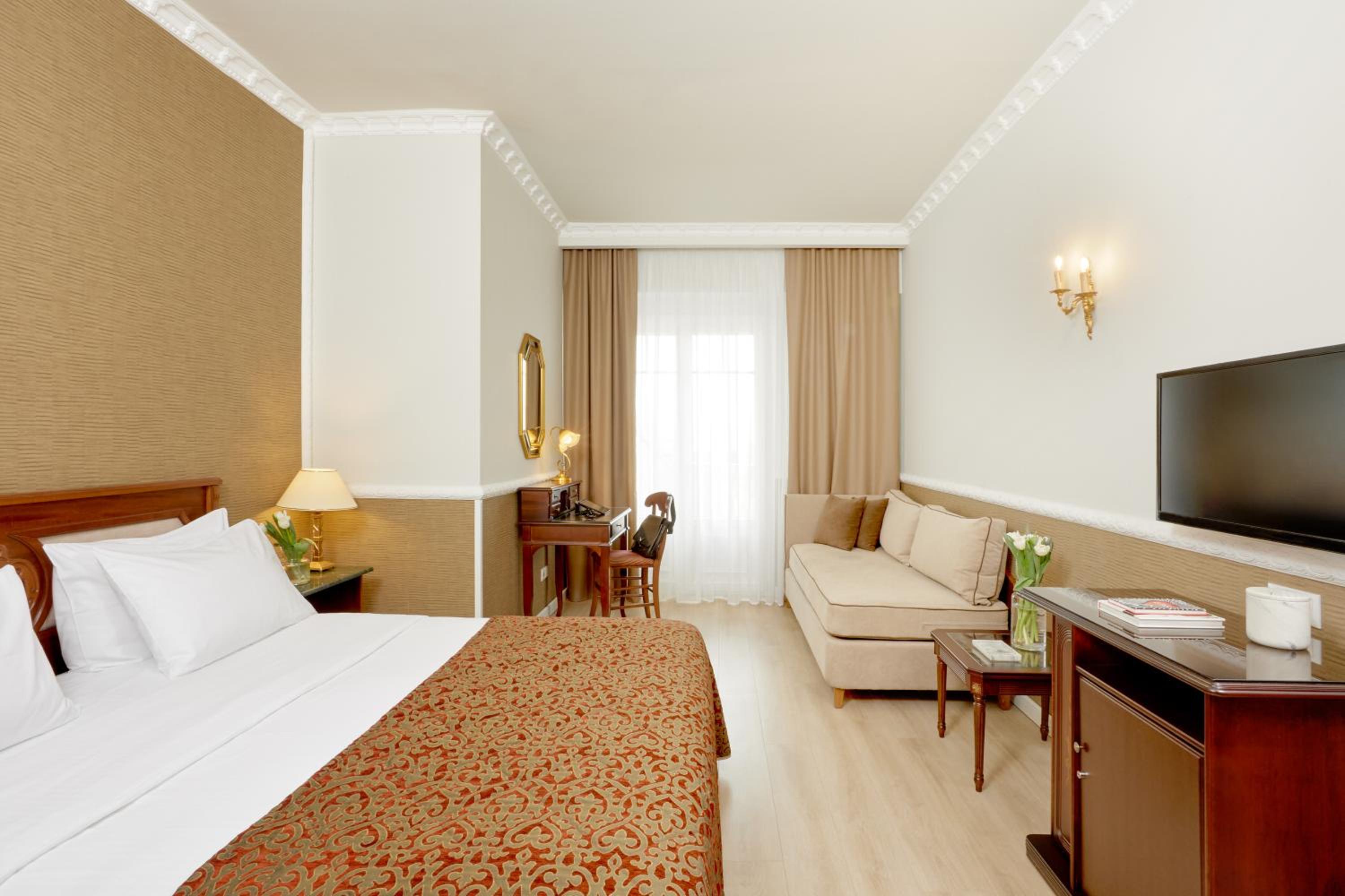 Classic Double or Twin Room - Photo 9