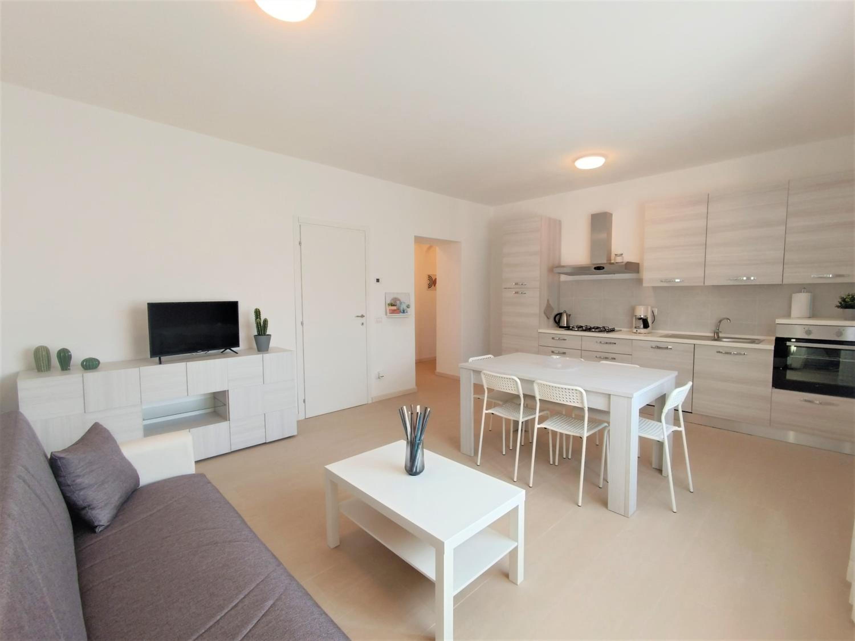 One-Bedroom Apartment photo 2