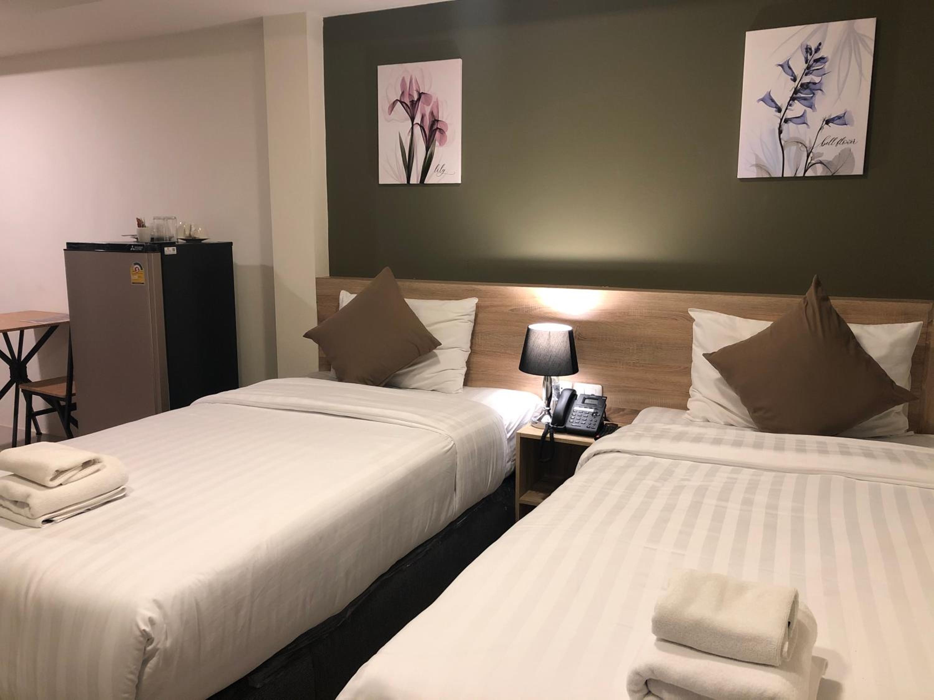 Standard Twin Room - Photo 1