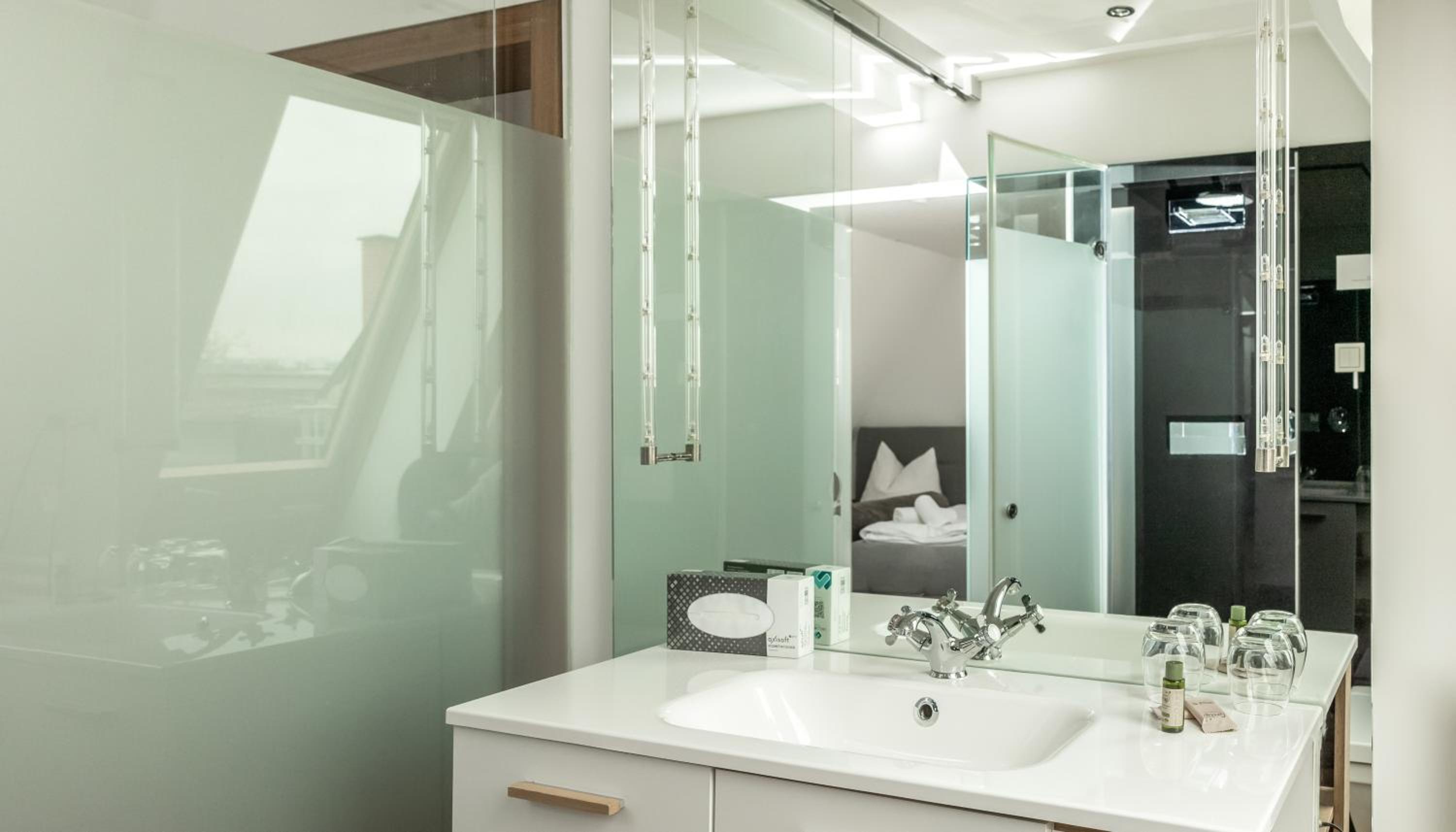 Superior Suite - Photo 14